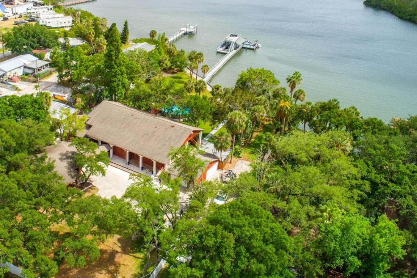 Waterfront 3BR Villa with Gym, Pool and Dock Access