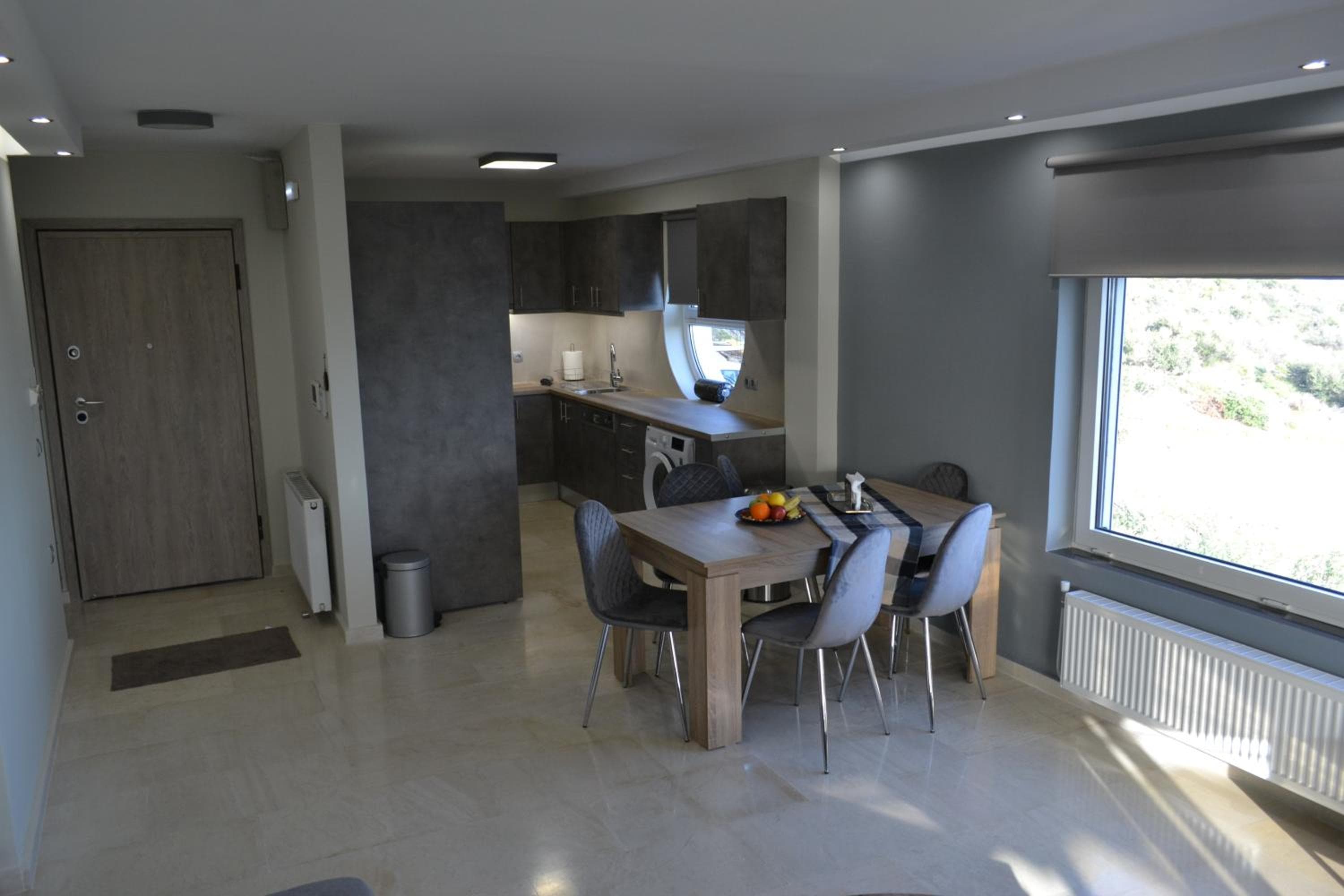 Stergiou Luxury Apartments with shared pool