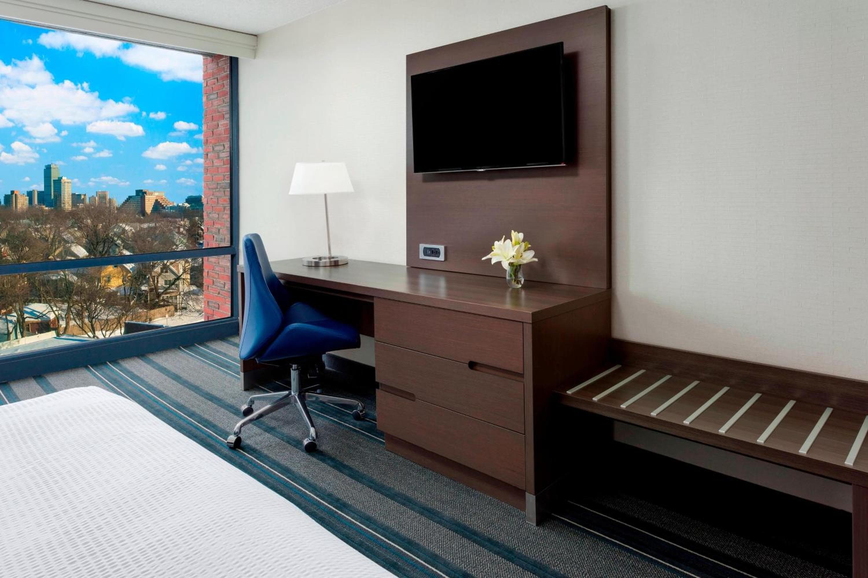Courtyard by Marriott Boston Cambridge