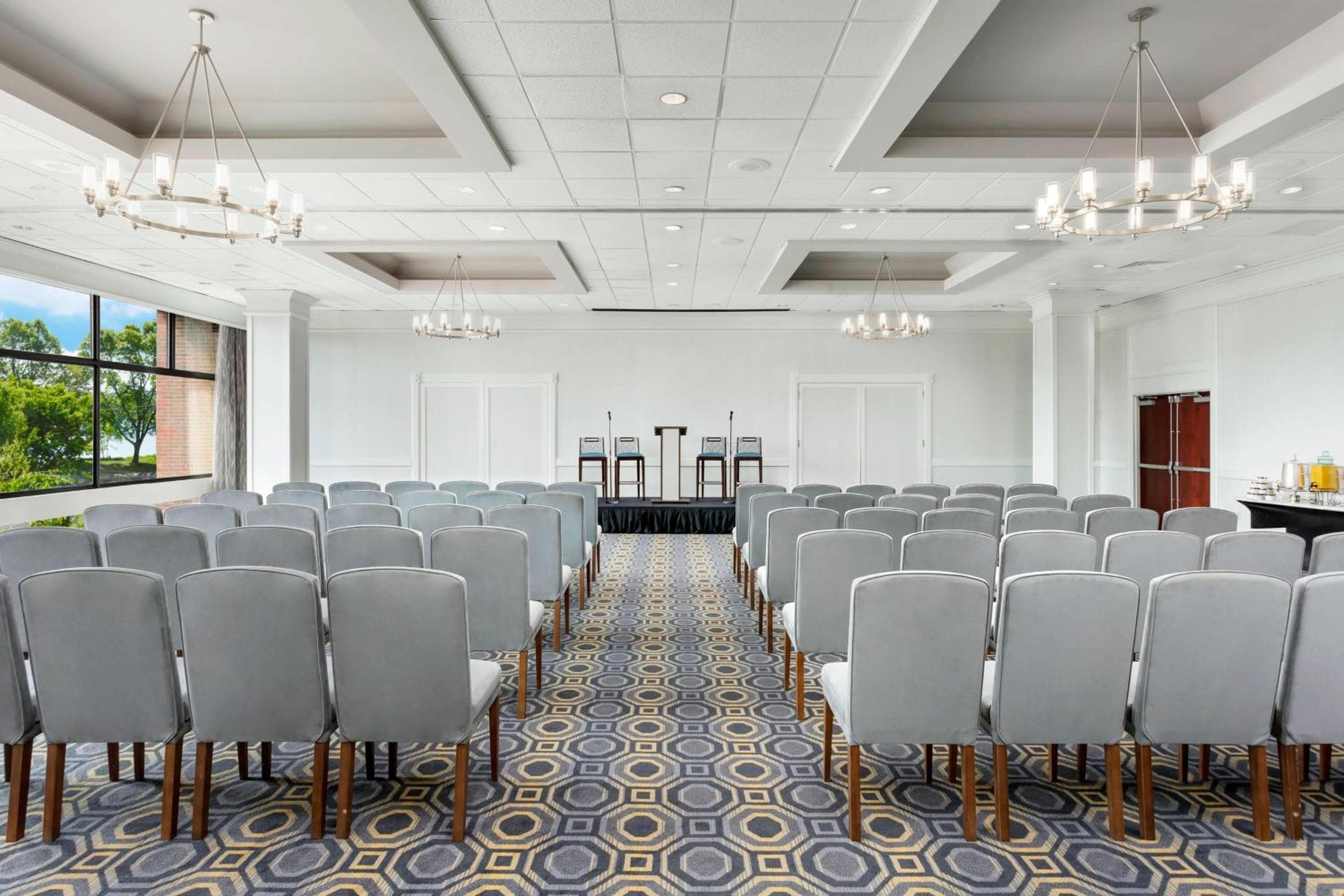 Courtyard by Marriott Boston Cambridge