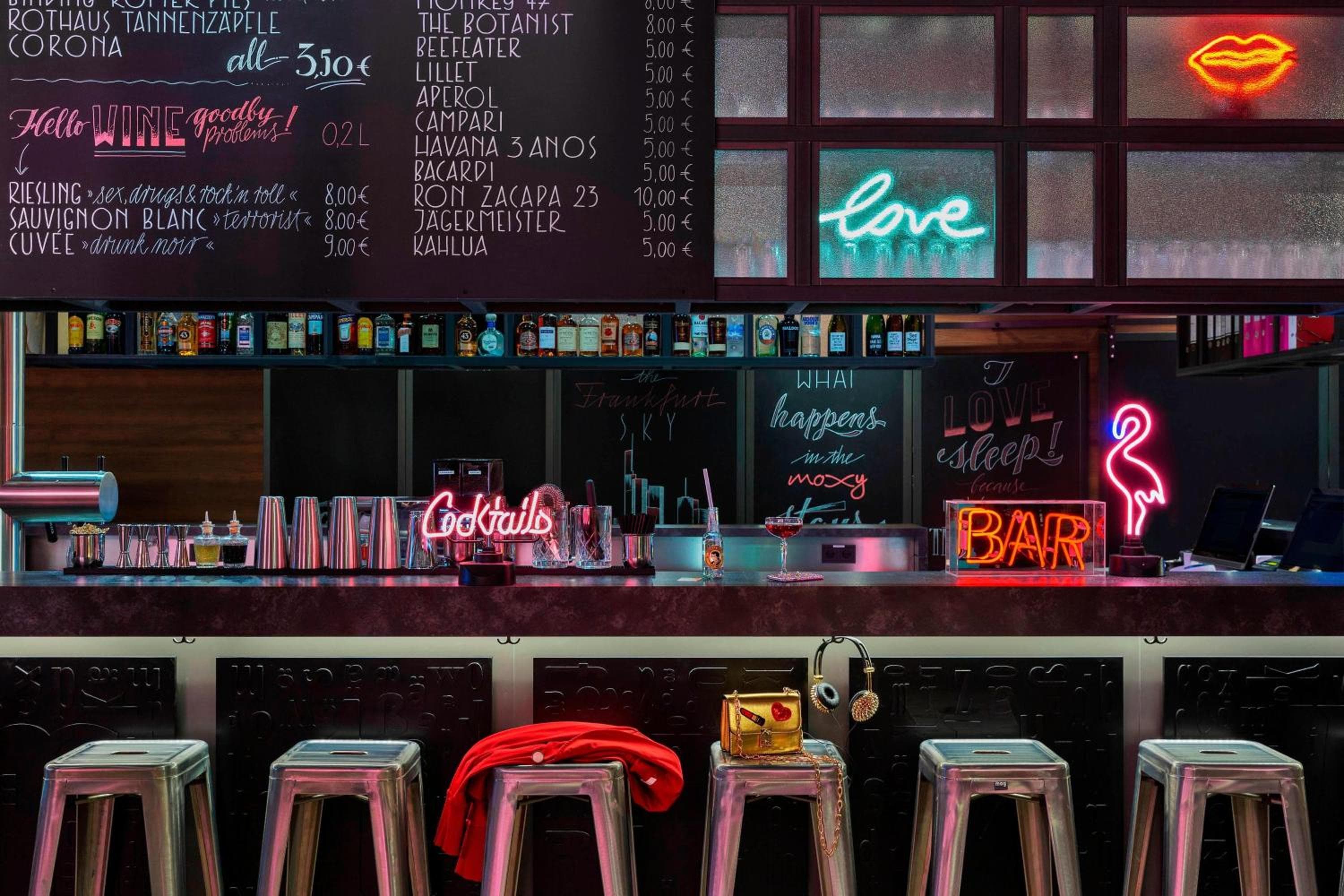 Moxy Frankfurt City Center