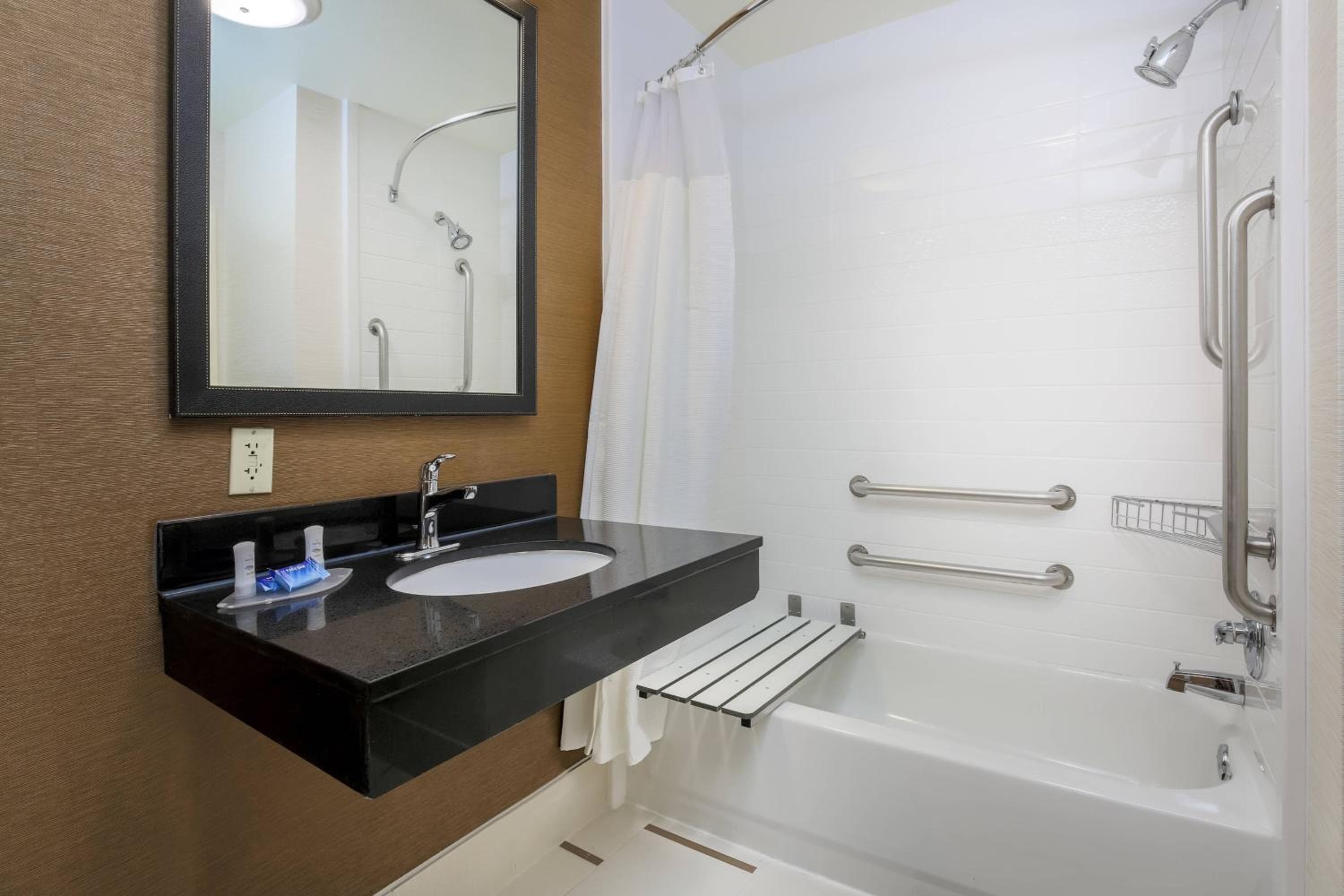 Fairfield by Marriott Inn & Suites Las Vegas Stadium Area