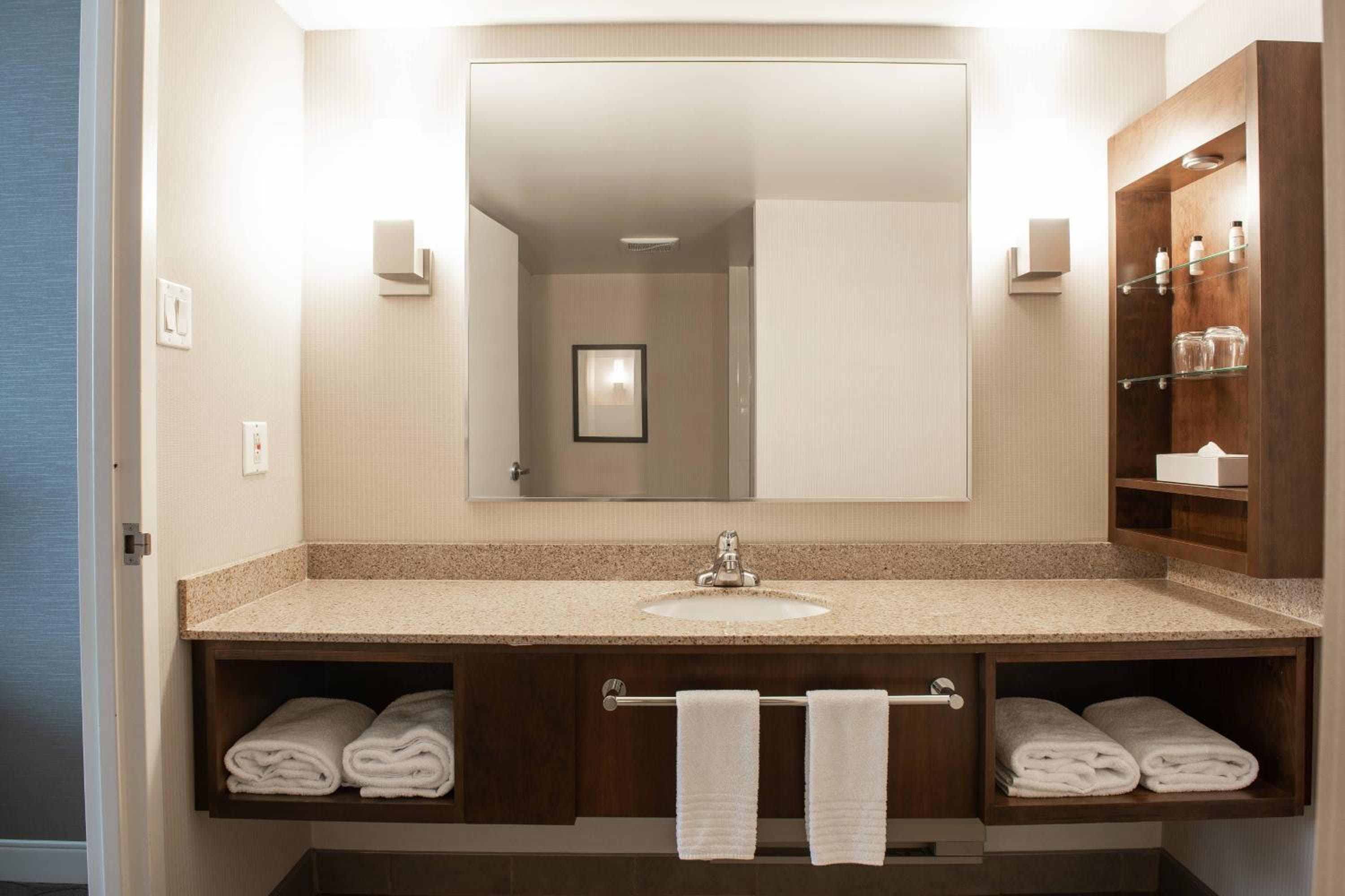 Delta Hotels by Marriott Saguenay Conference Centre