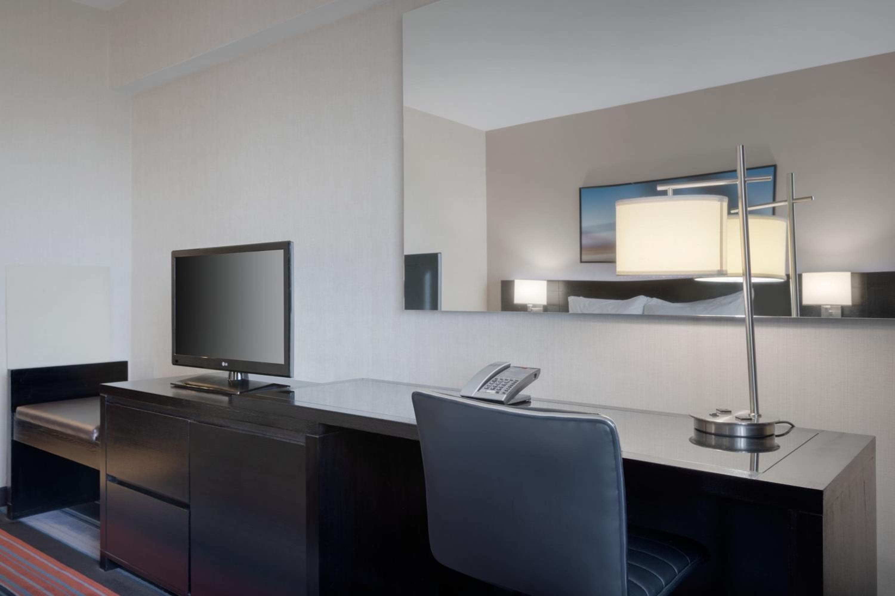 Courtyard by Marriott New York JFK Airport