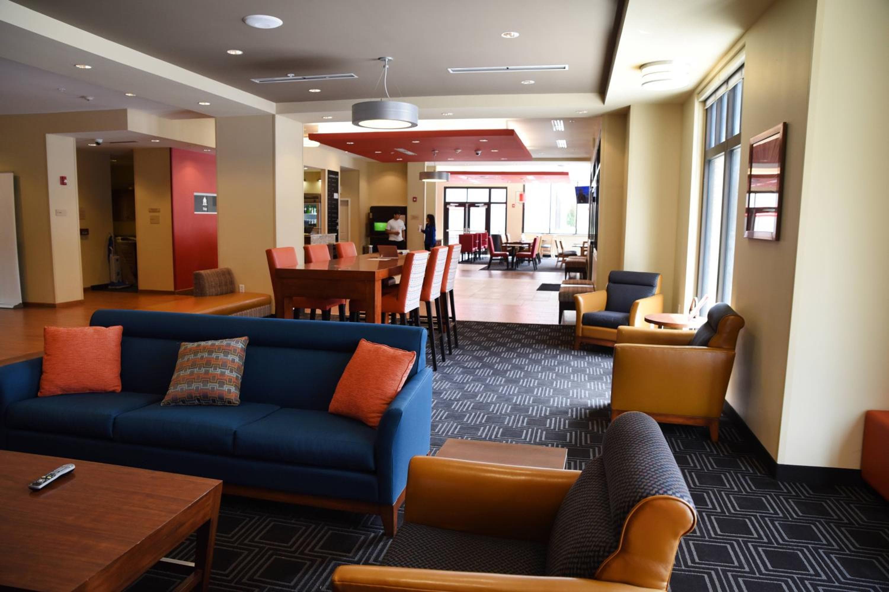 TownePlace Suites by Marriott Lawrence Downtown