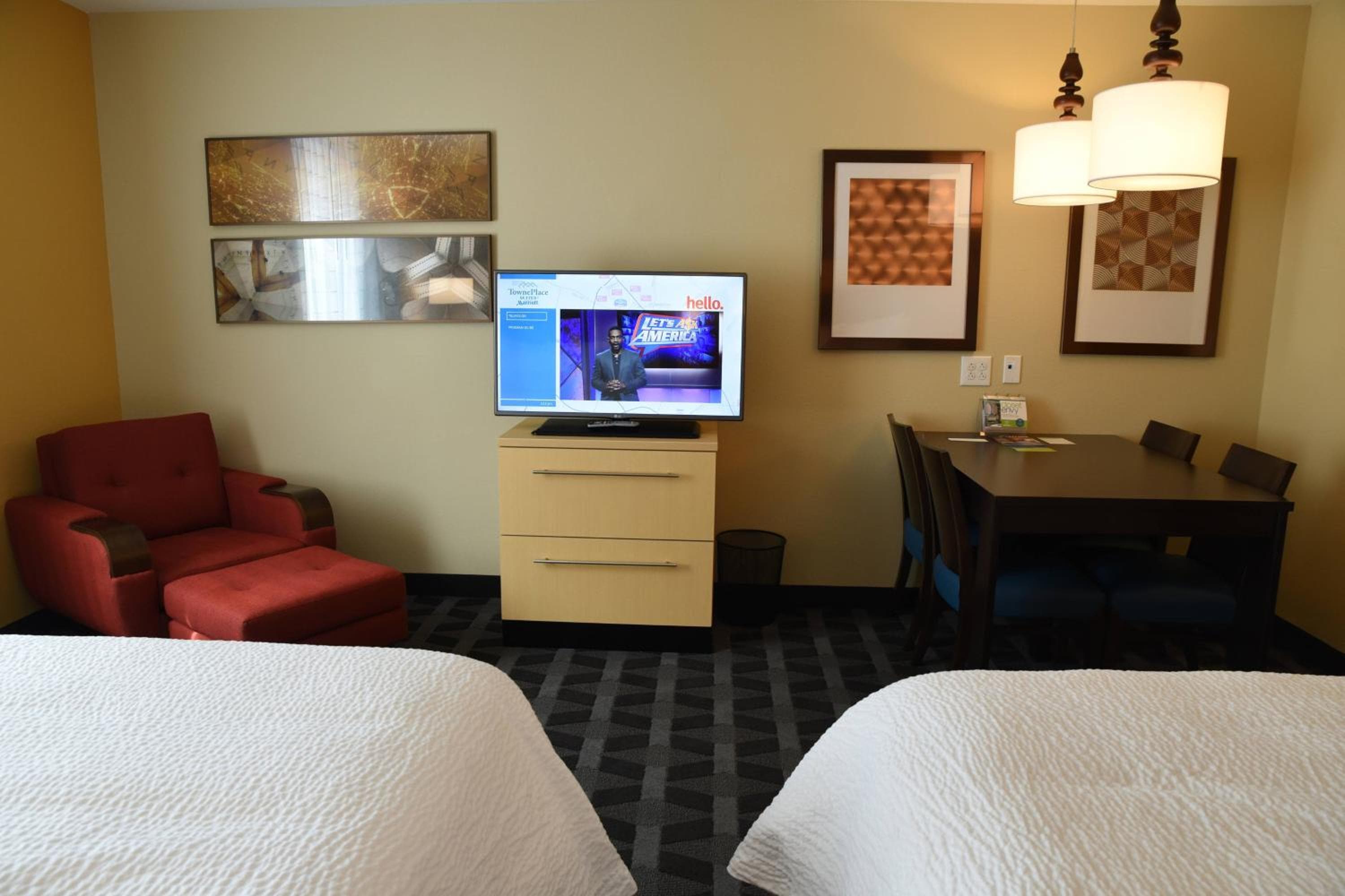 TownePlace Suites by Marriott Lawrence Downtown