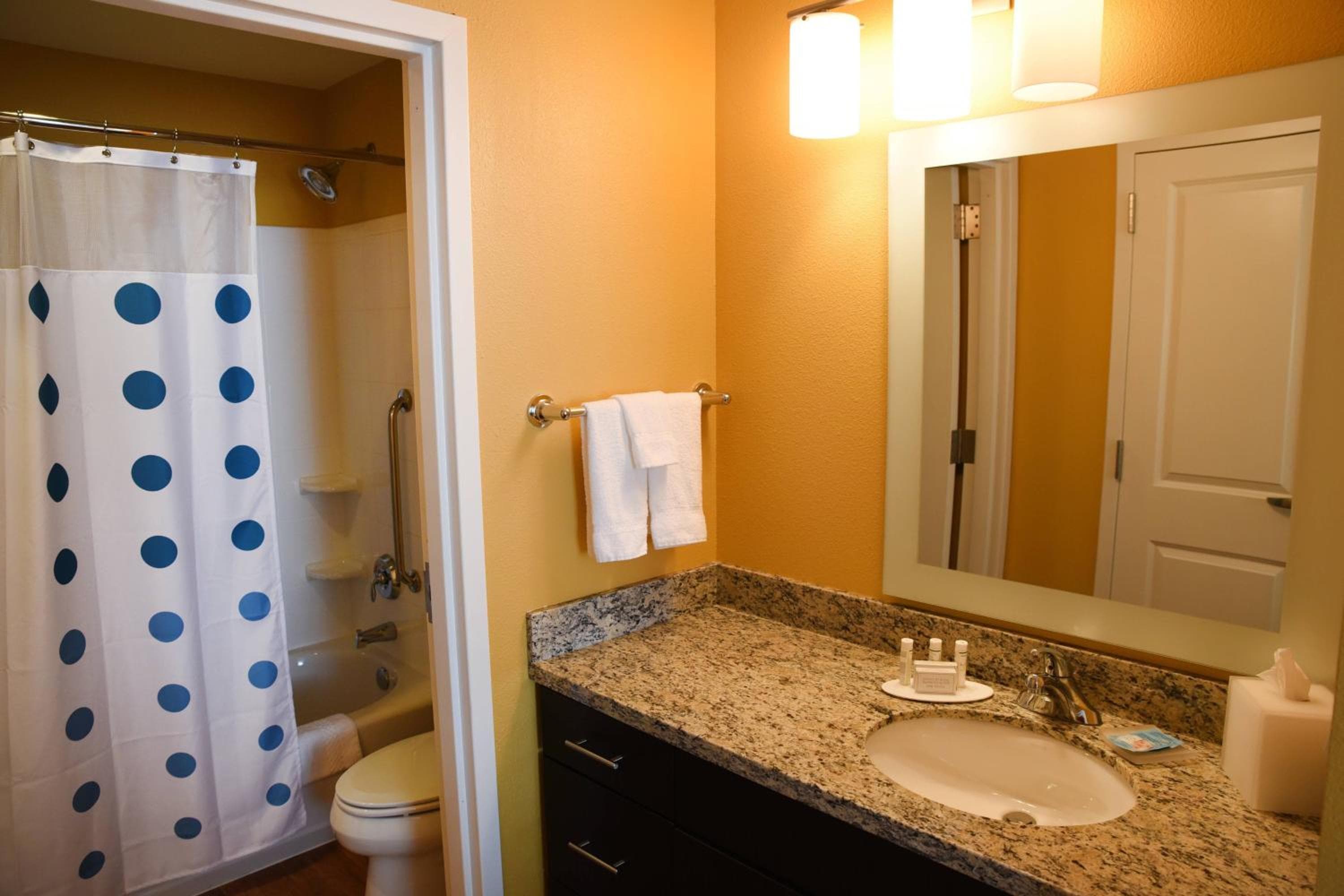 TownePlace Suites by Marriott Lawrence Downtown