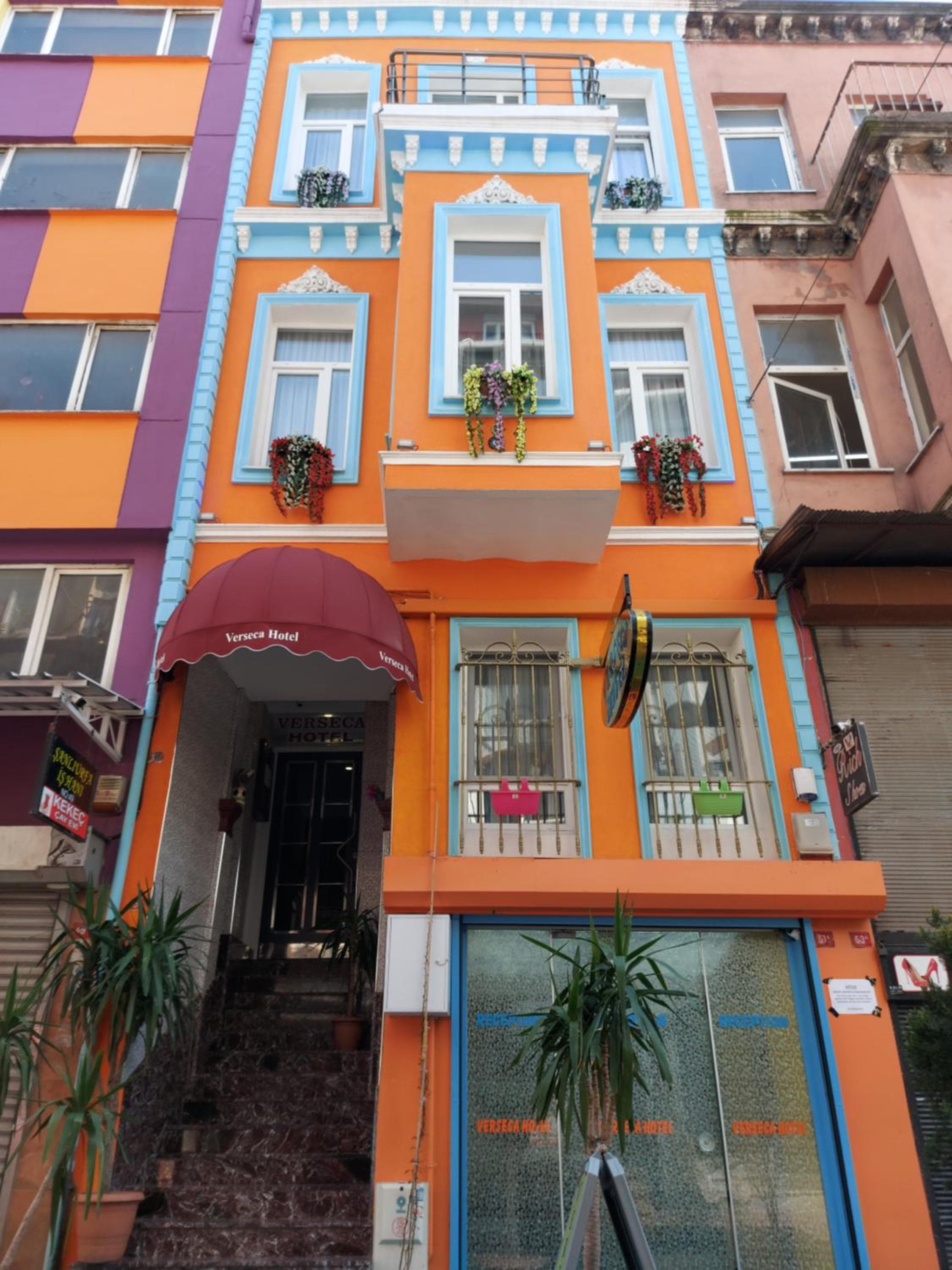 VERSECA HOTEL