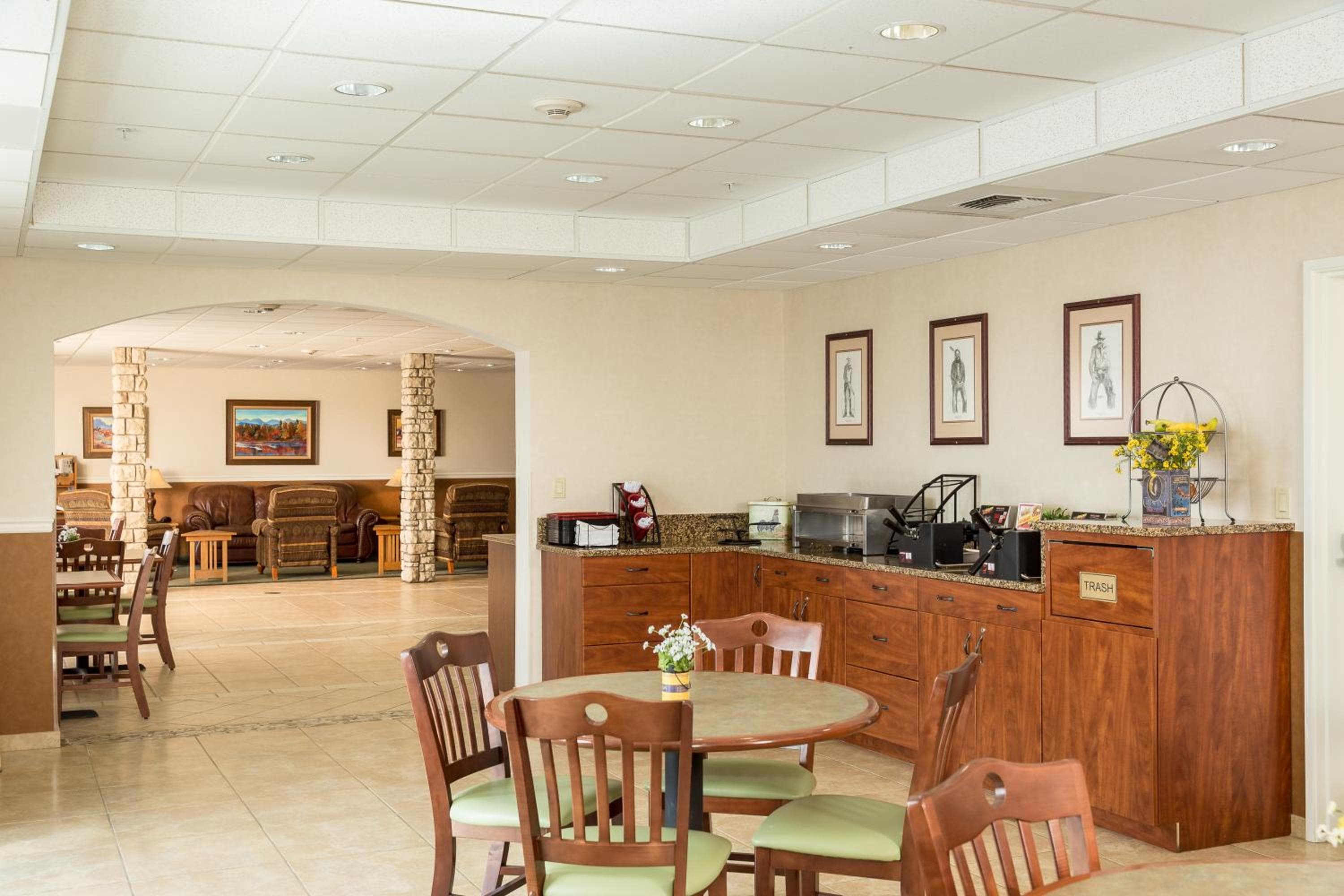 Boothill Inn and Suites