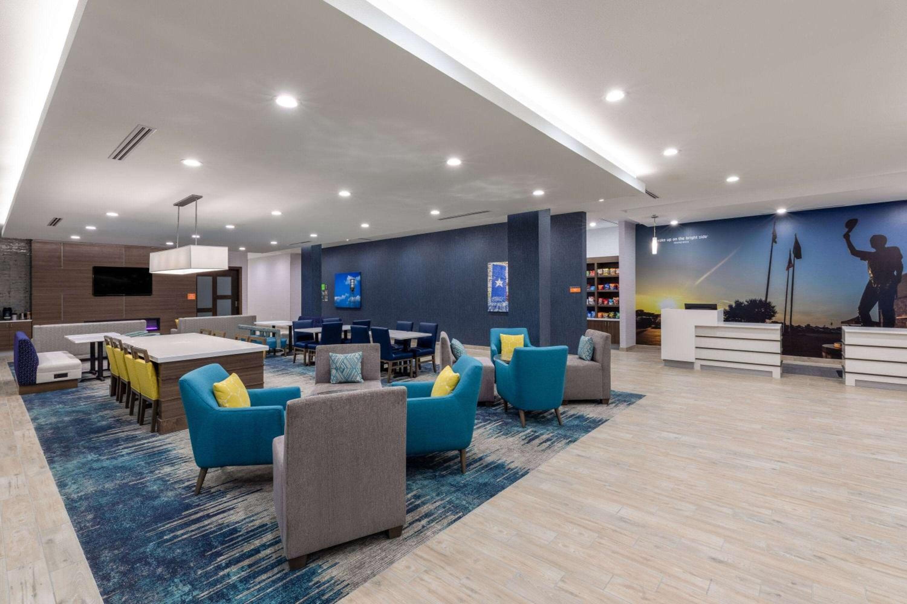 La Quinta Inn & Suites by Wyndham Round Rock near Kalahari