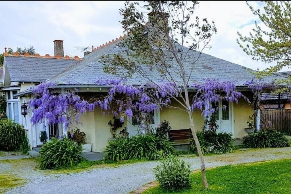Melbourne's Secret Glenroy Central