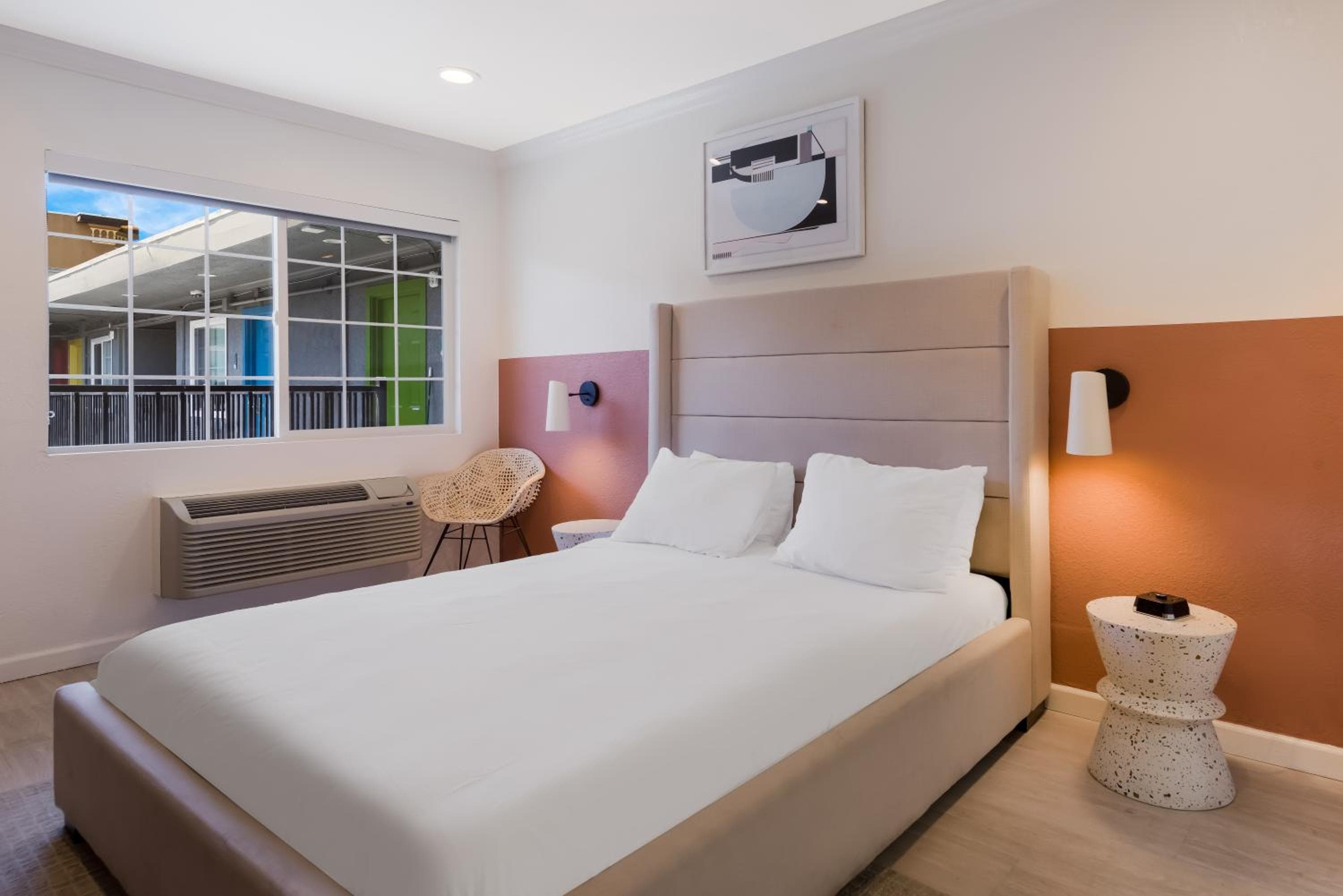Signature Inn Oakland