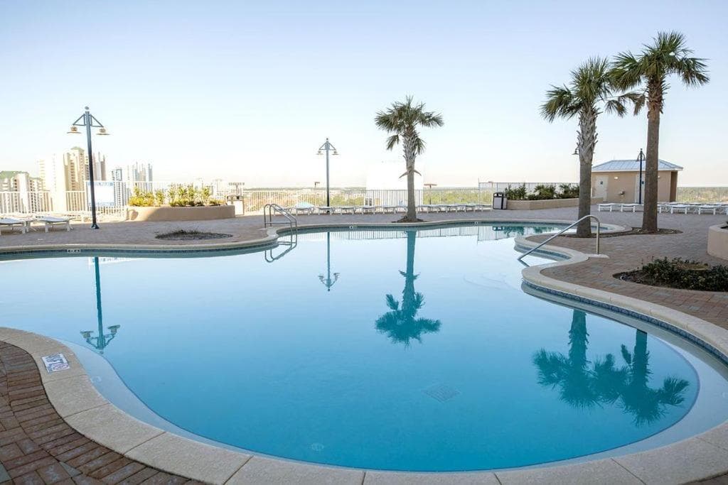 Sea-Renity at Laketown Wharf #1607 by Nautical Properties