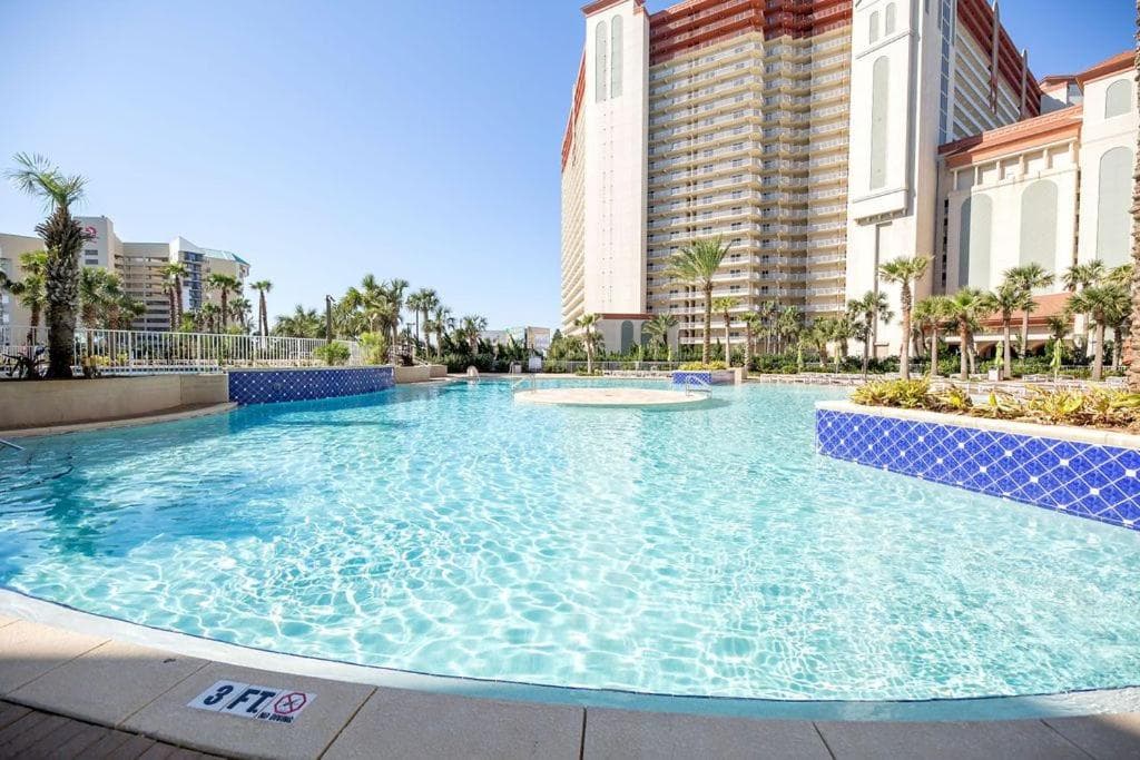 Sea-Renity at Laketown Wharf #1607 by Nautical Properties