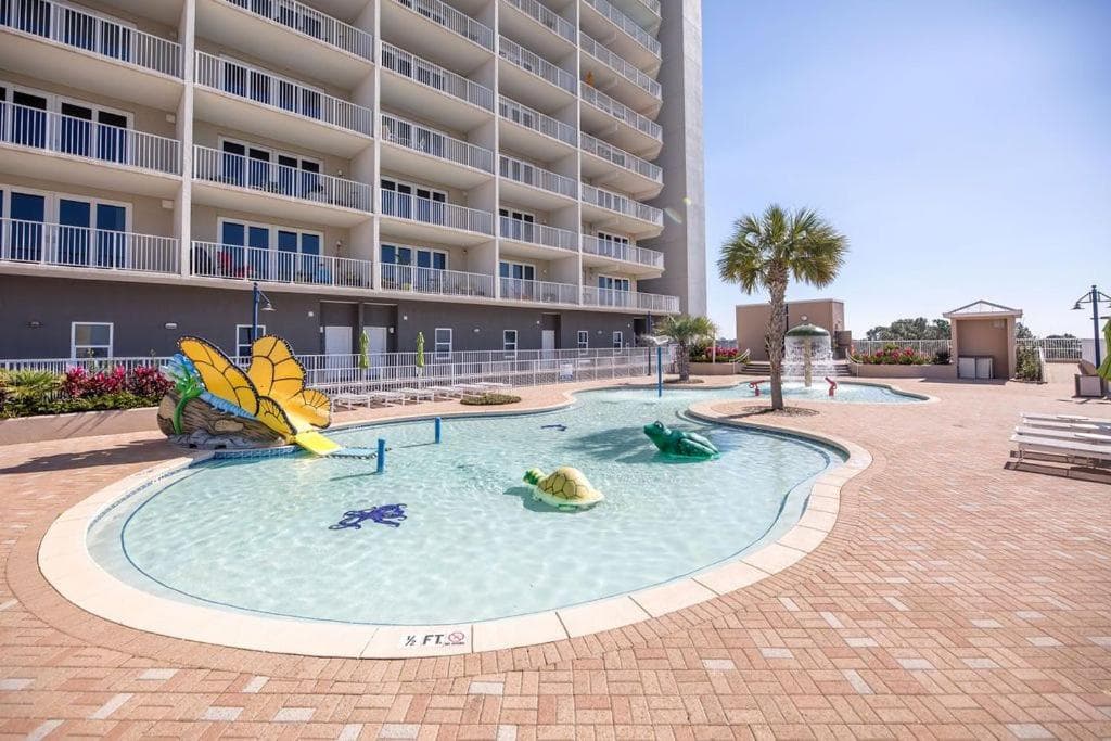 Sea-Renity at Laketown Wharf #1607 by Nautical Properties