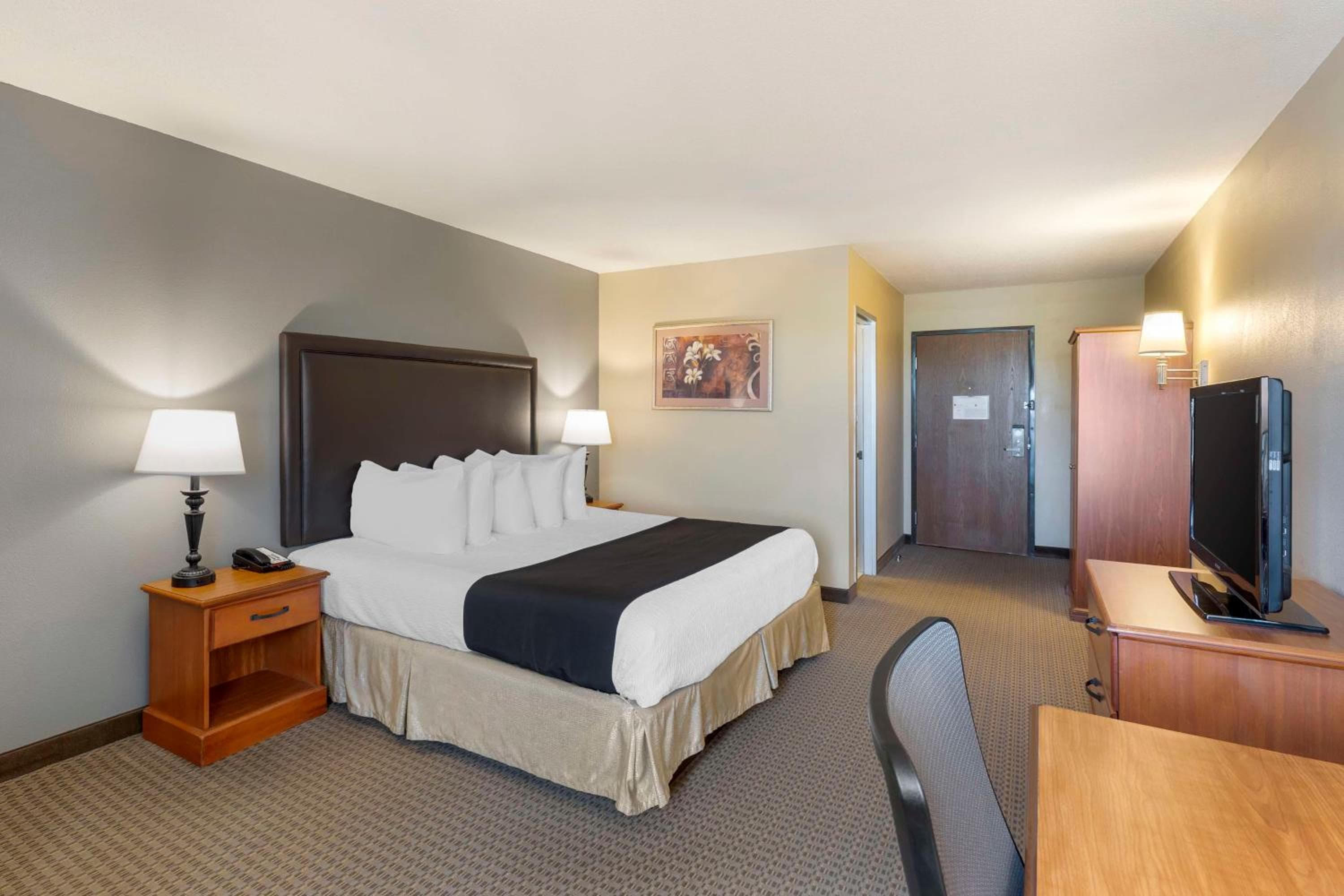 Best Western Plus The Charles Hotel