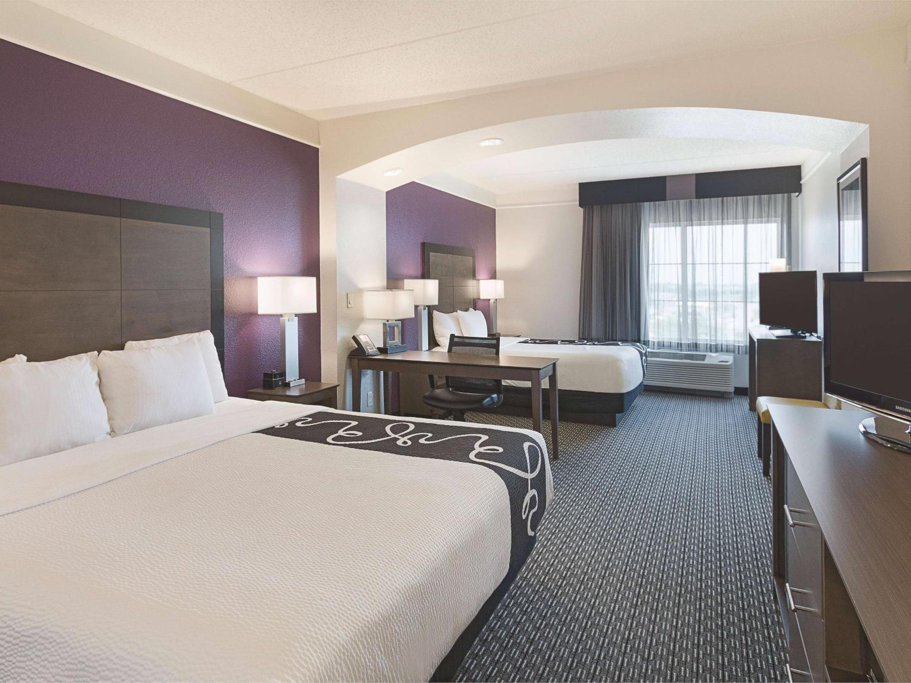 La Quinta by Wyndham Arlington North 6 Flags Dr