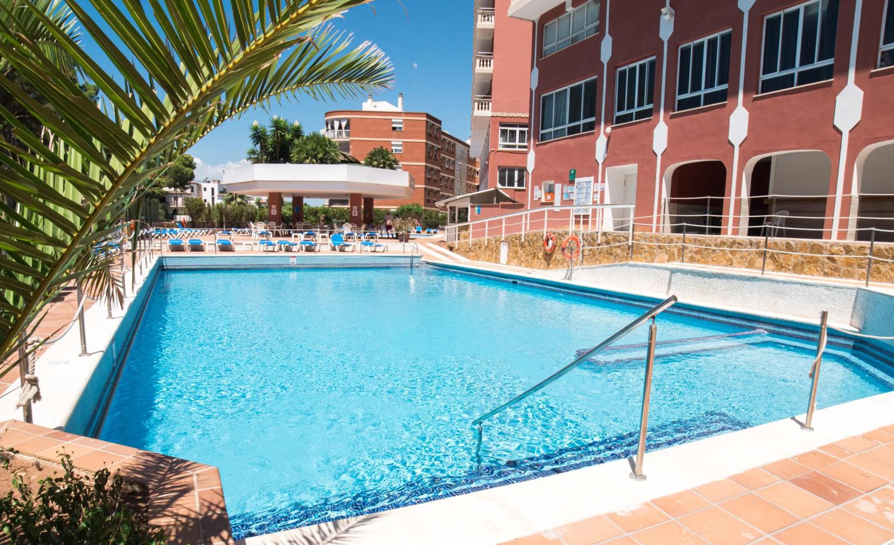 Ona Luna Park - Adults Friendly 16 Years Plus