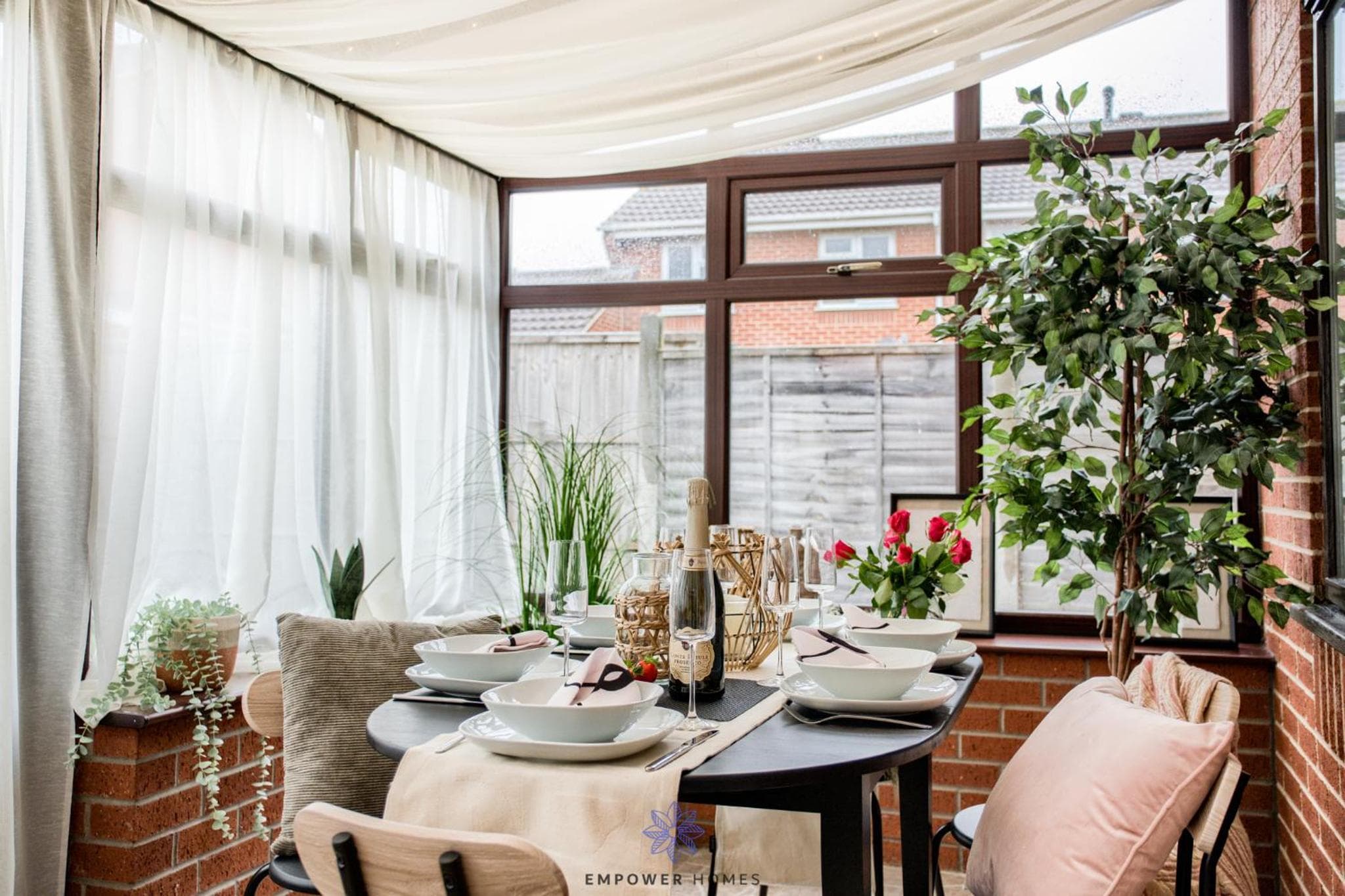 Coventry Beautiful House, University Hospital, M6 M69, Private Parking, Sleeps 6, by EMPOWER HOMES