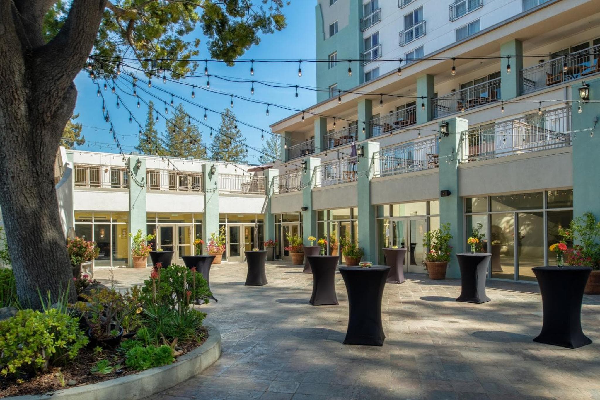 Crowne Plaza Cabana Hotel by IHG