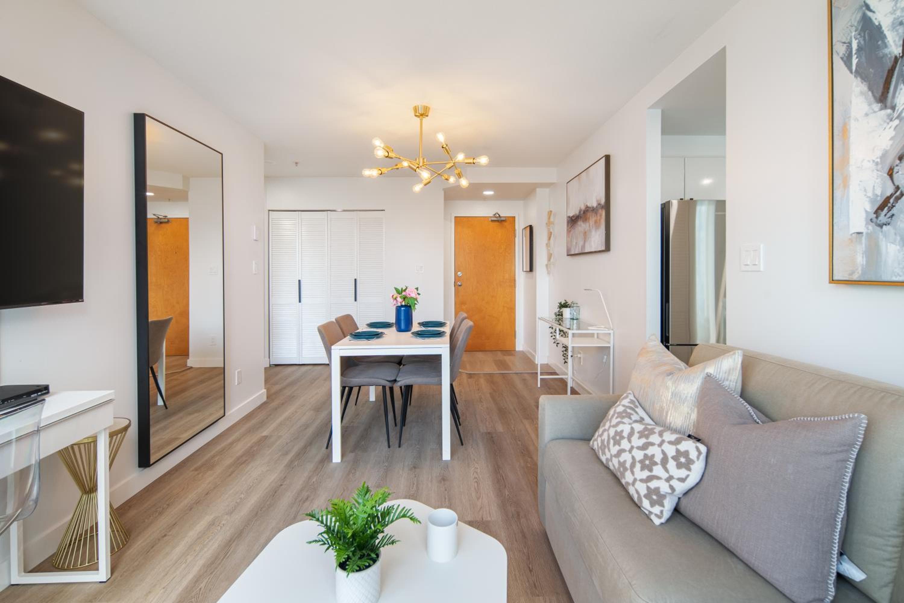 Best Location Downtown Chic Suites