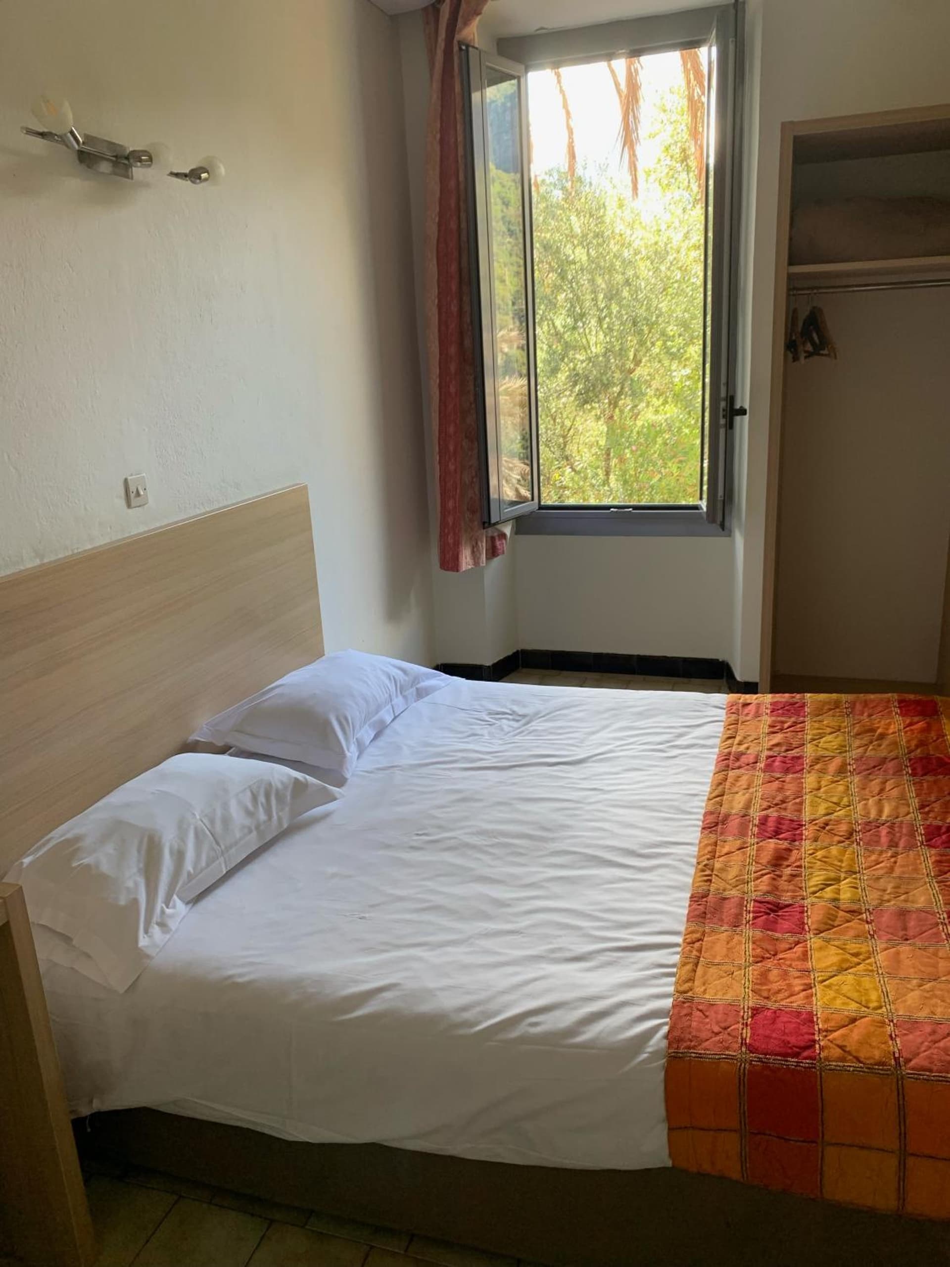 Hôtel Colombo- Porto Corse