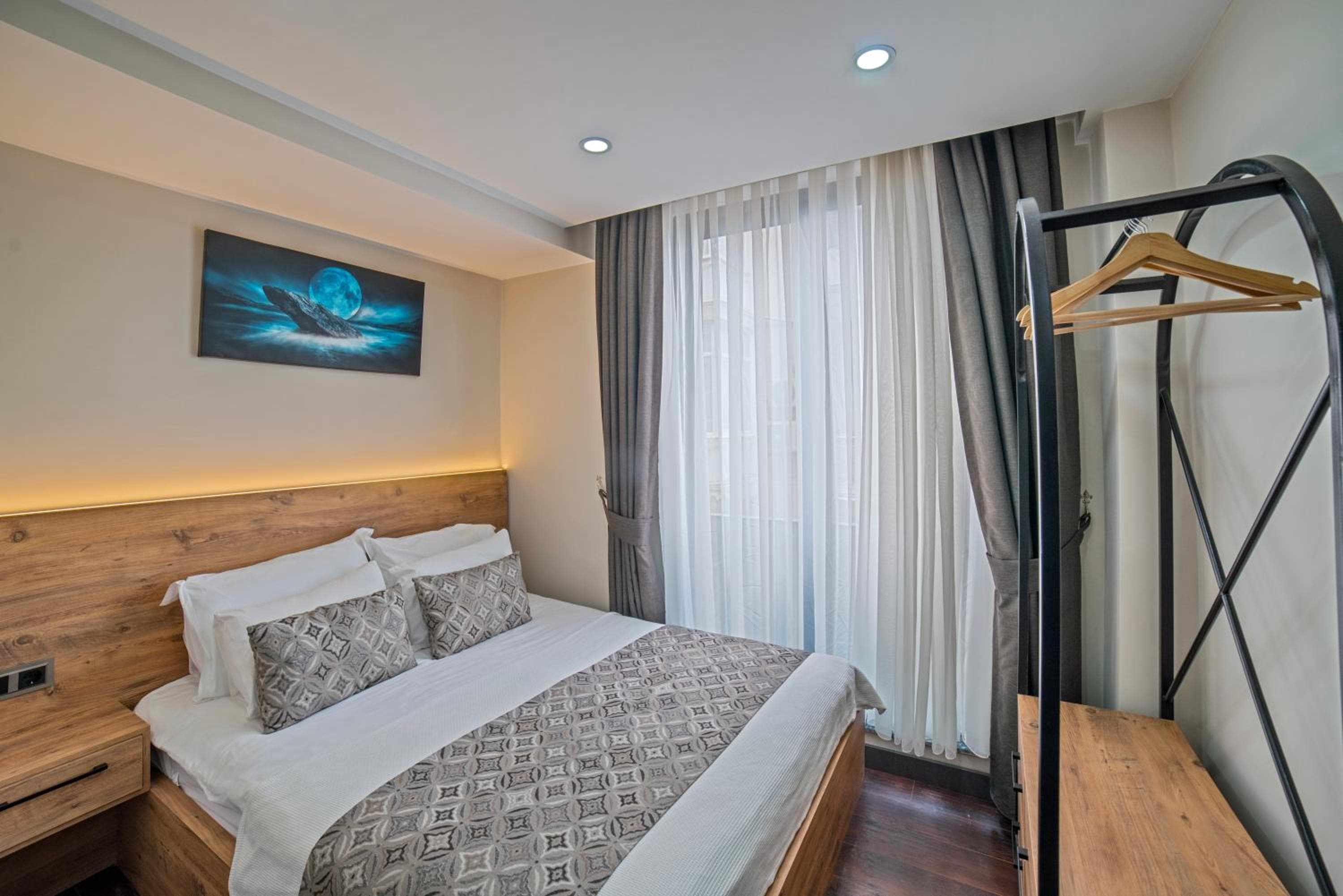 City Moonlight Apart Hotel