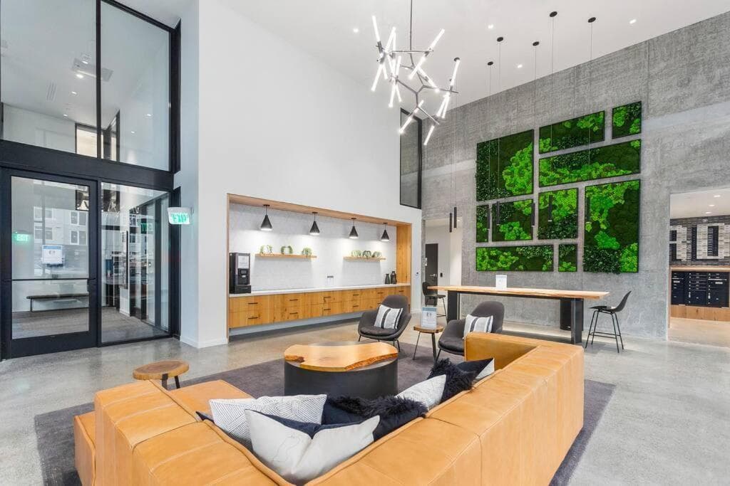 Open Loft in Redmond Core - 92 Walkscore!