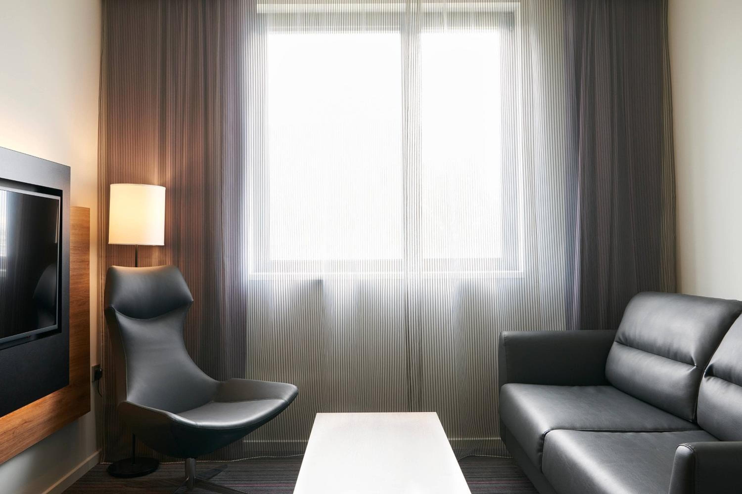 Moxy Edinburgh Airport