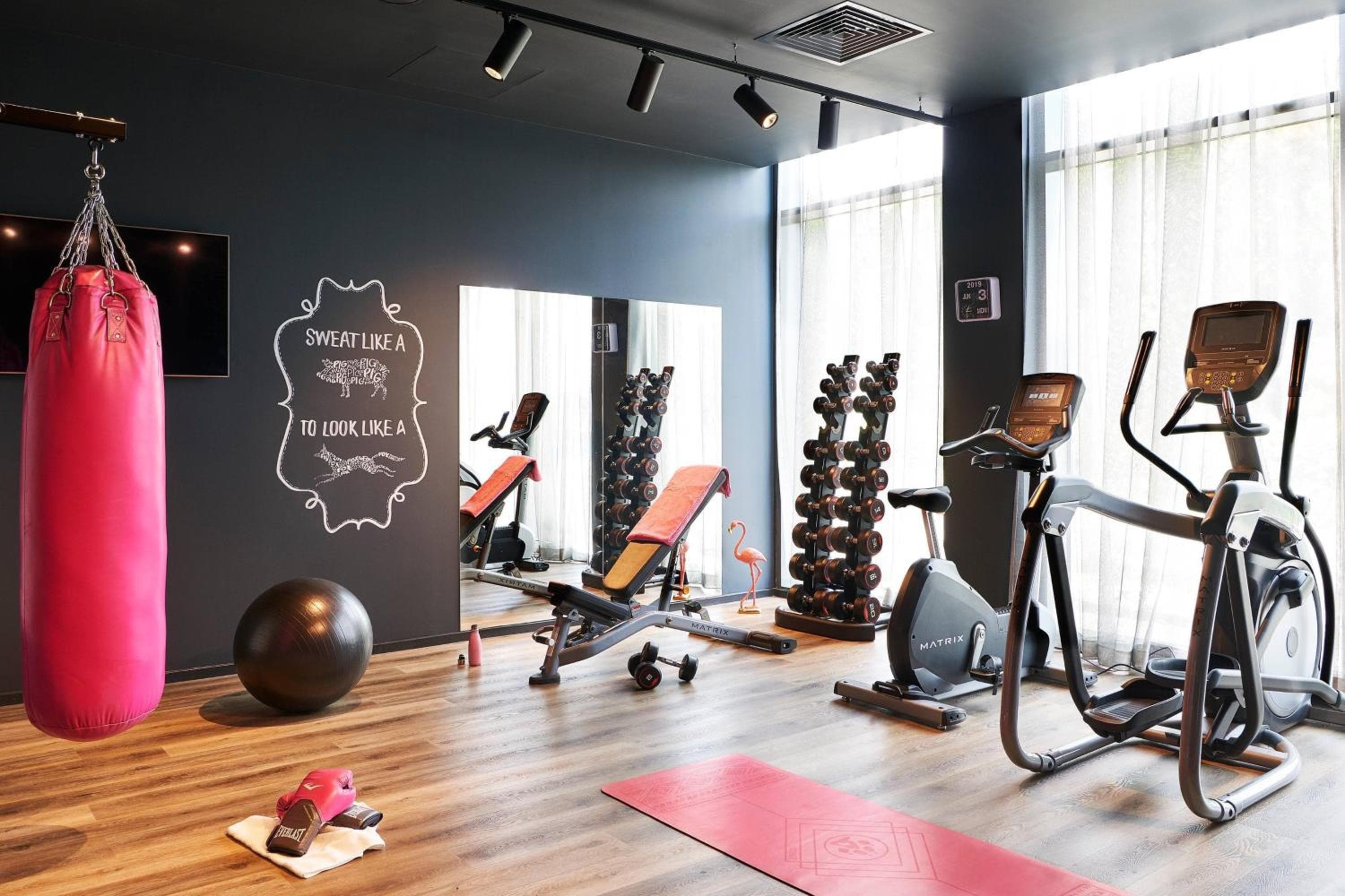 Moxy Edinburgh Airport