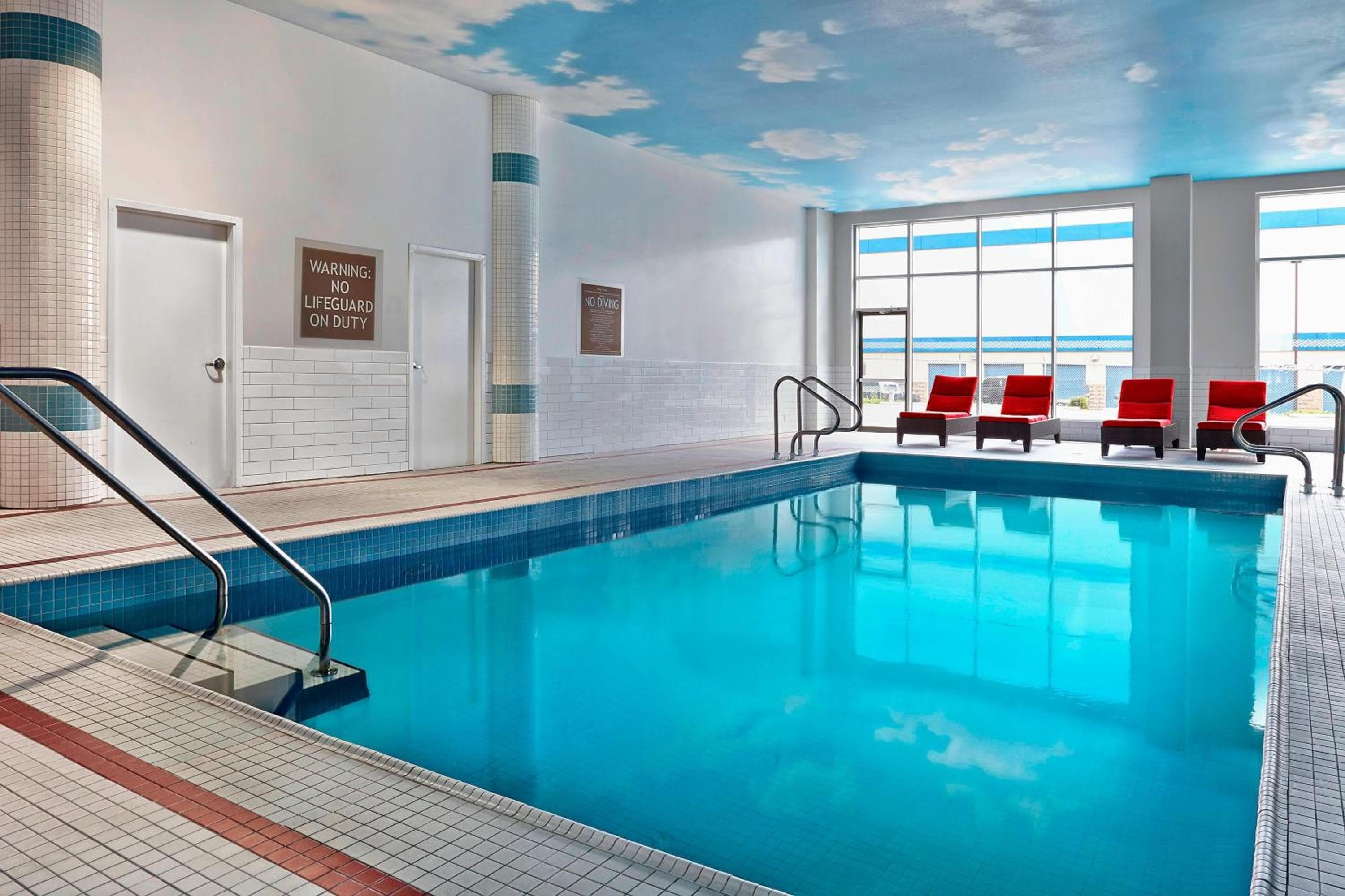 Four Points by Sheraton Calgary Airport