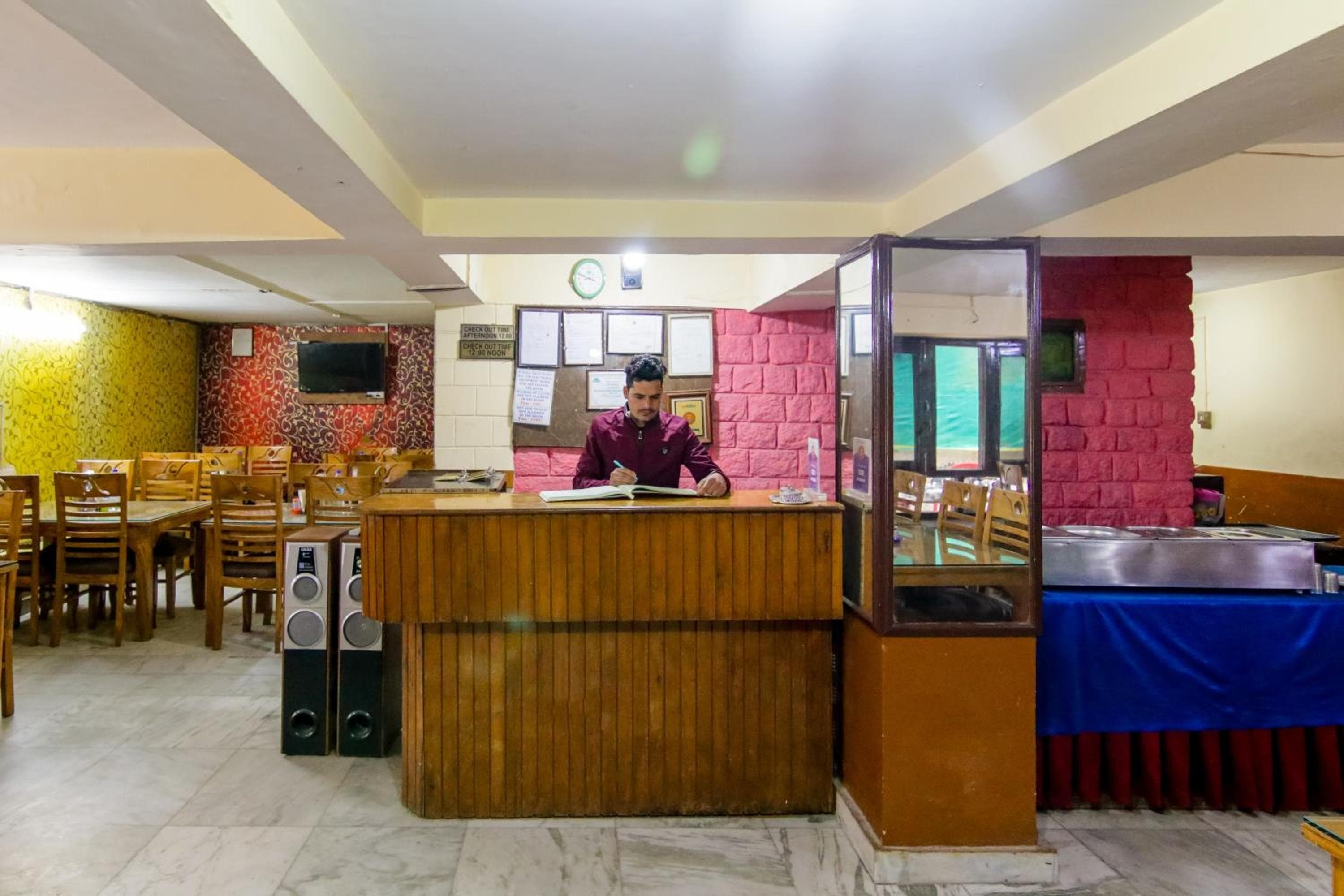 MHA hotels MOORANG mall manali