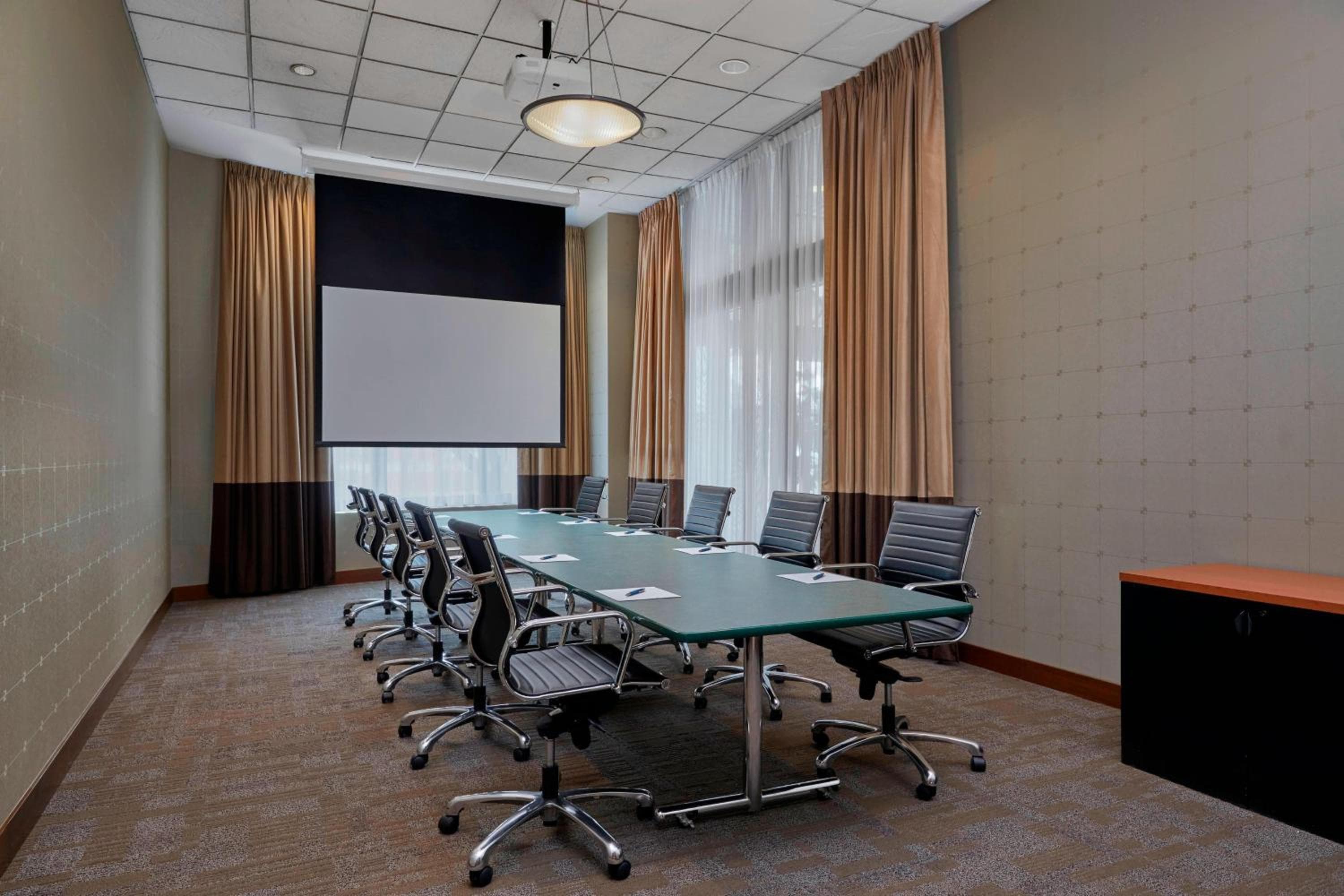 Grand Park Hotel Vancouver Airport, an Ascend Collection Hotel
