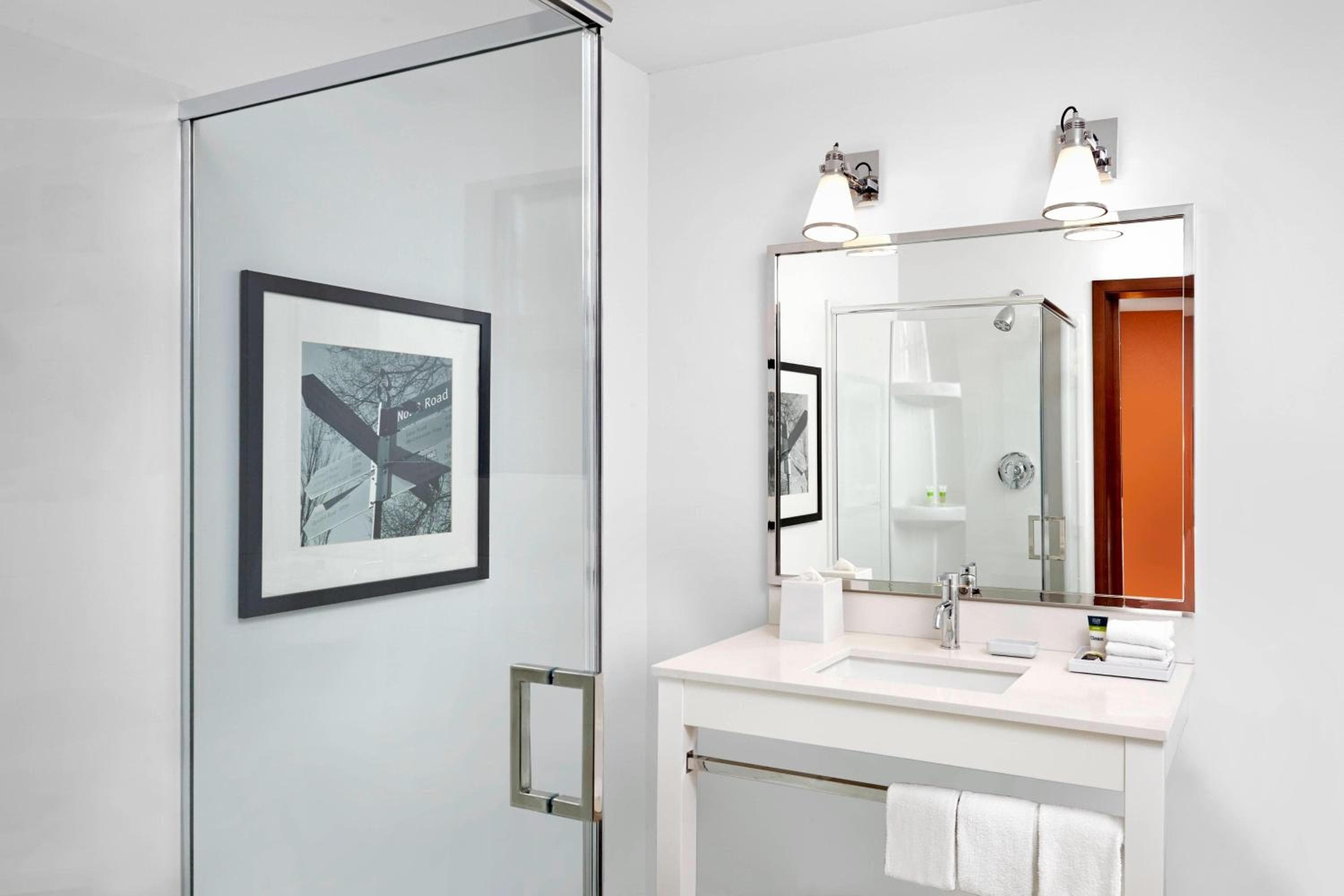Grand Park Hotel Vancouver Airport, an Ascend Collection Hotel