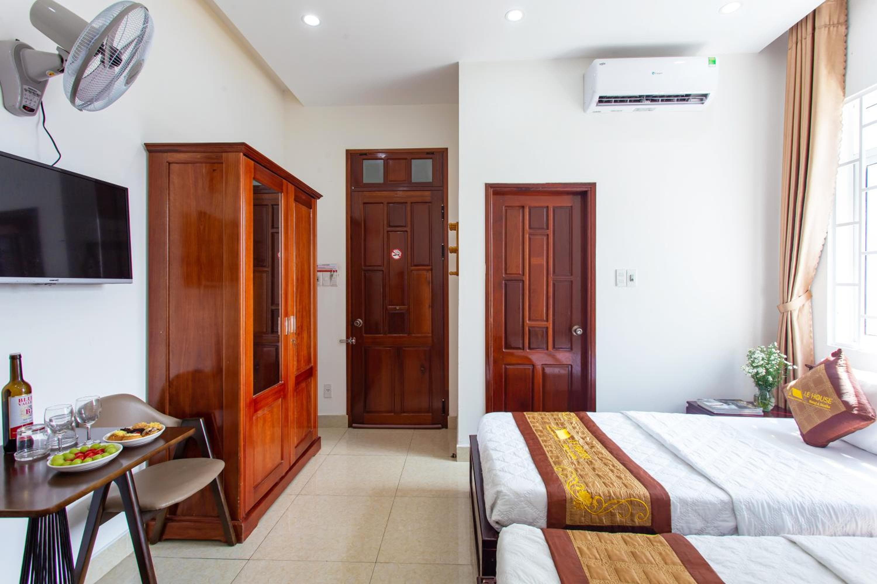 Le House Hotel and Studio