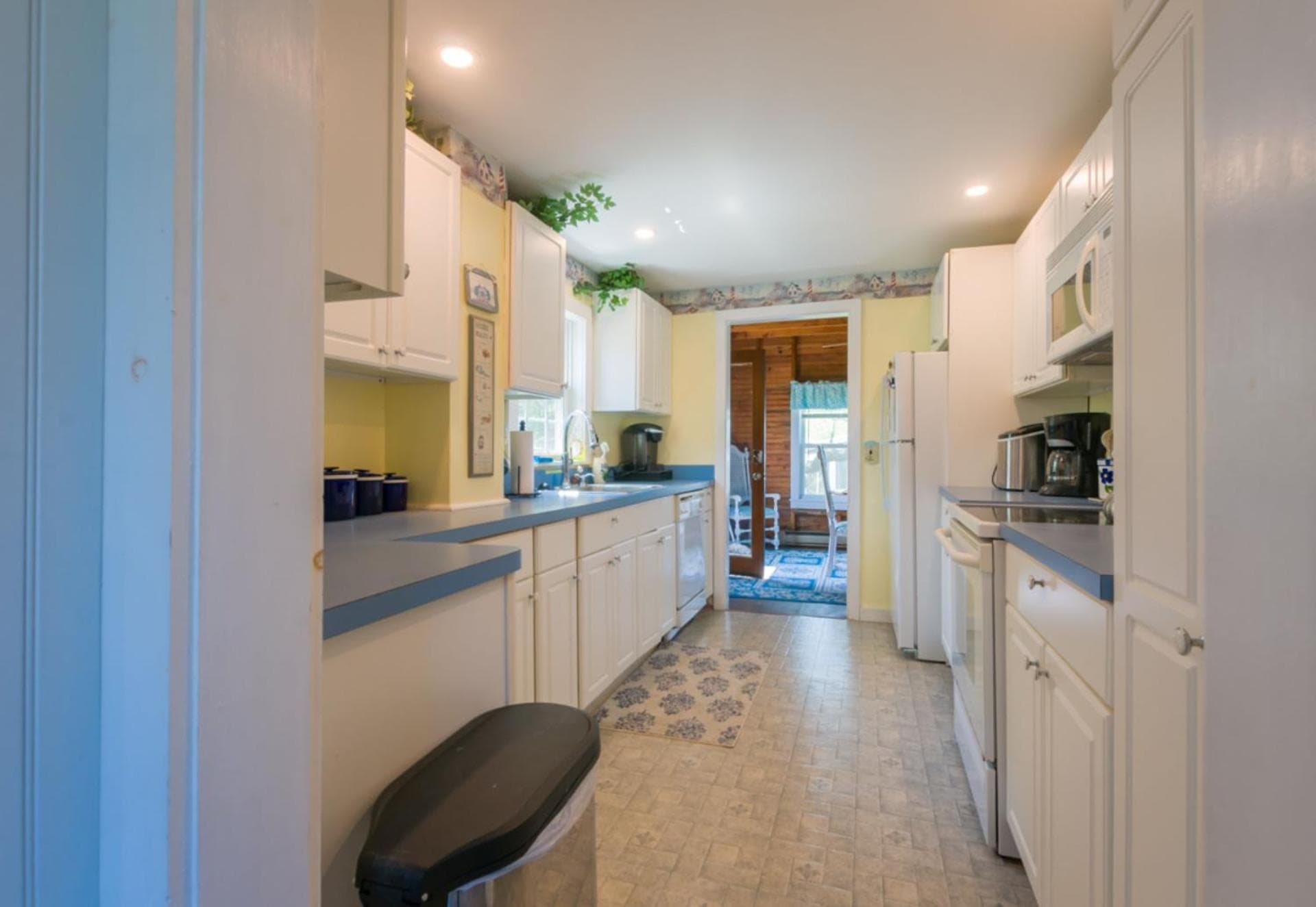 Oceanview Retreat w/ Private Beach Access