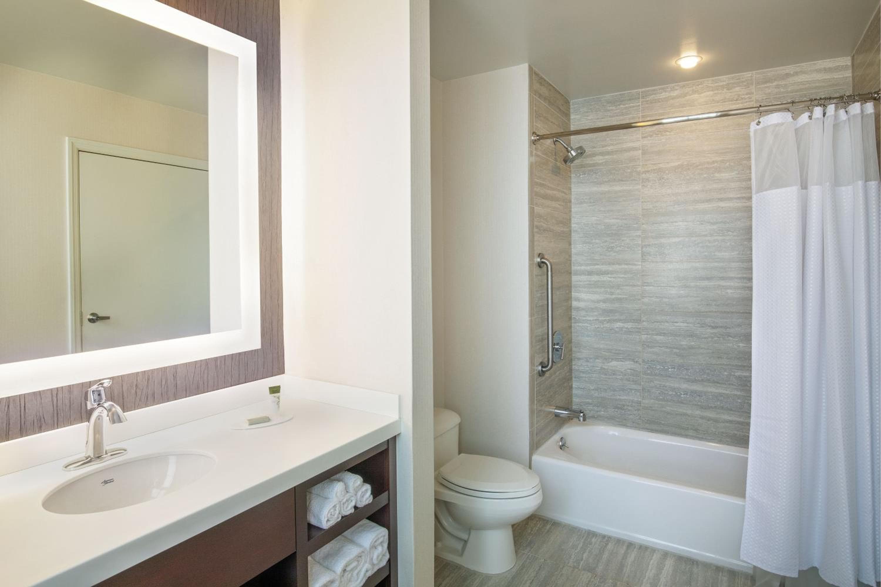 Courtyard by Marriott Boston Downtown