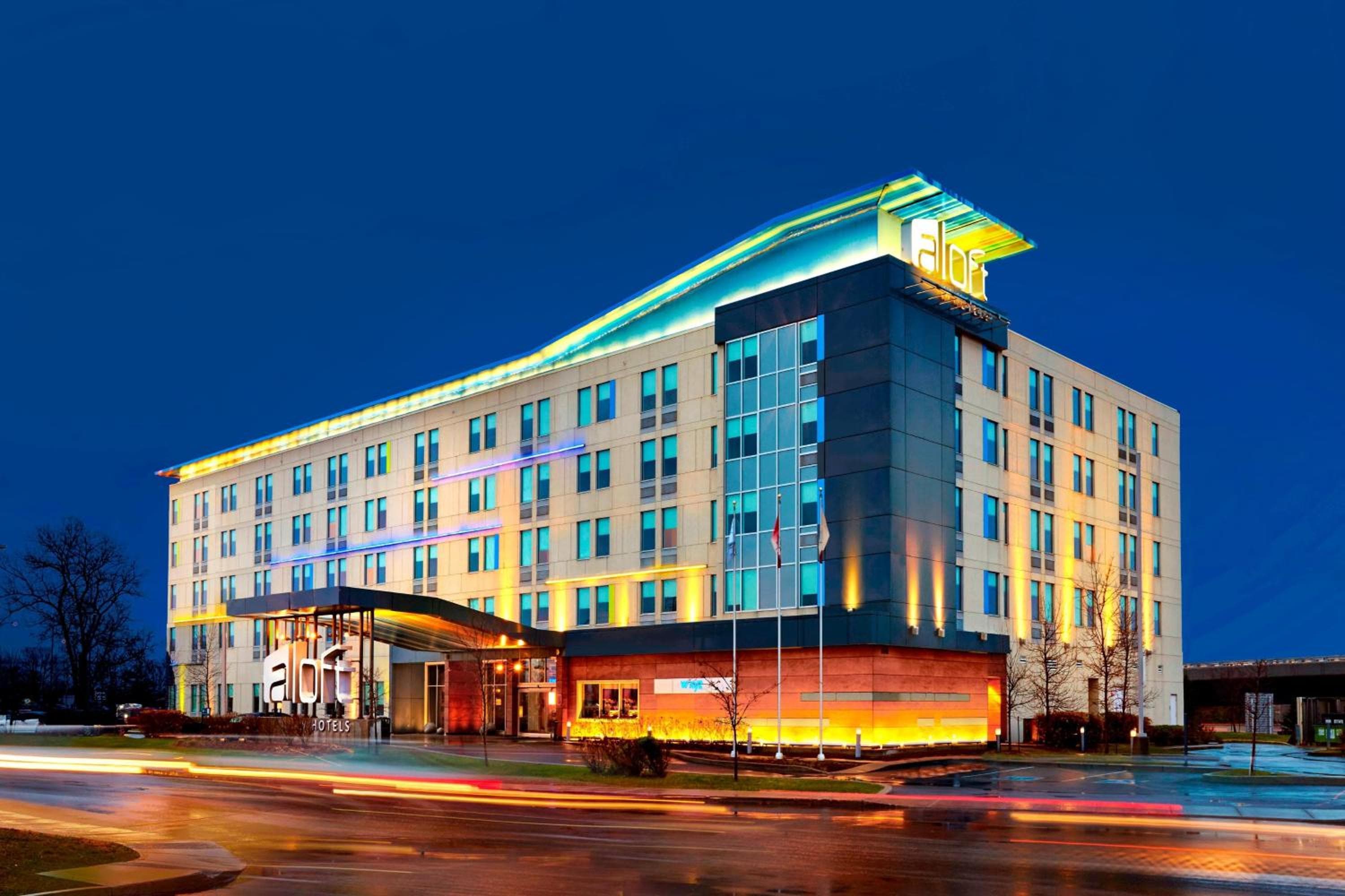 Aloft by Marriott Montreal Airport