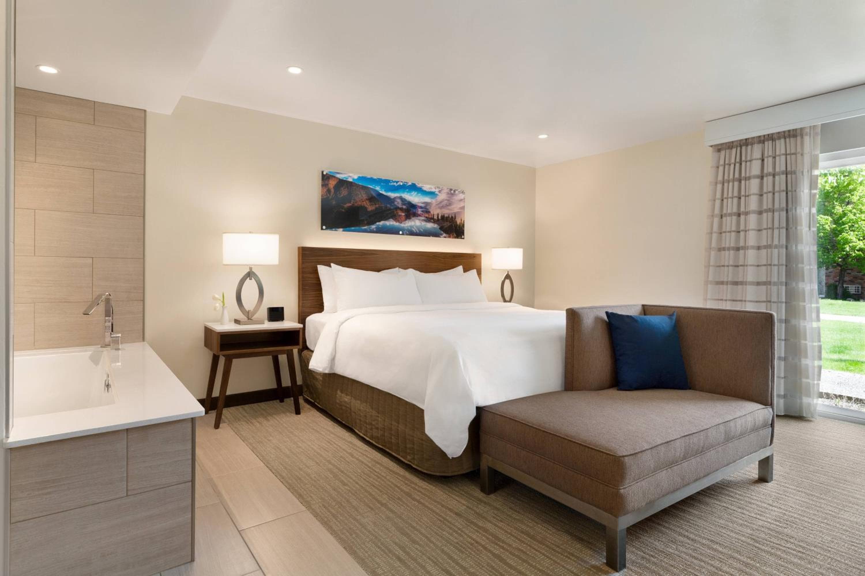 Delta Hotels by Marriott Helena Colonial