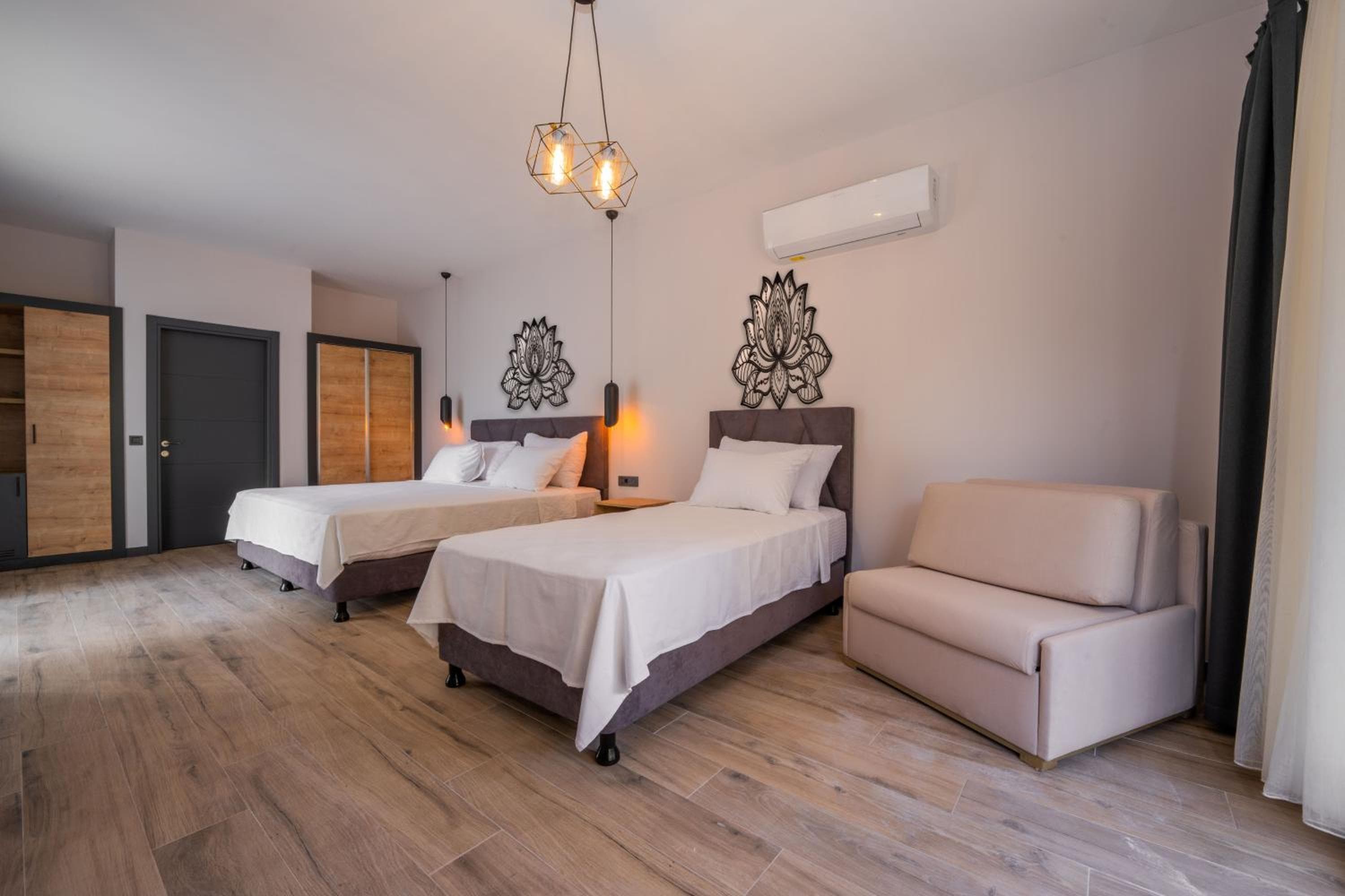 Sea Valley Lodge