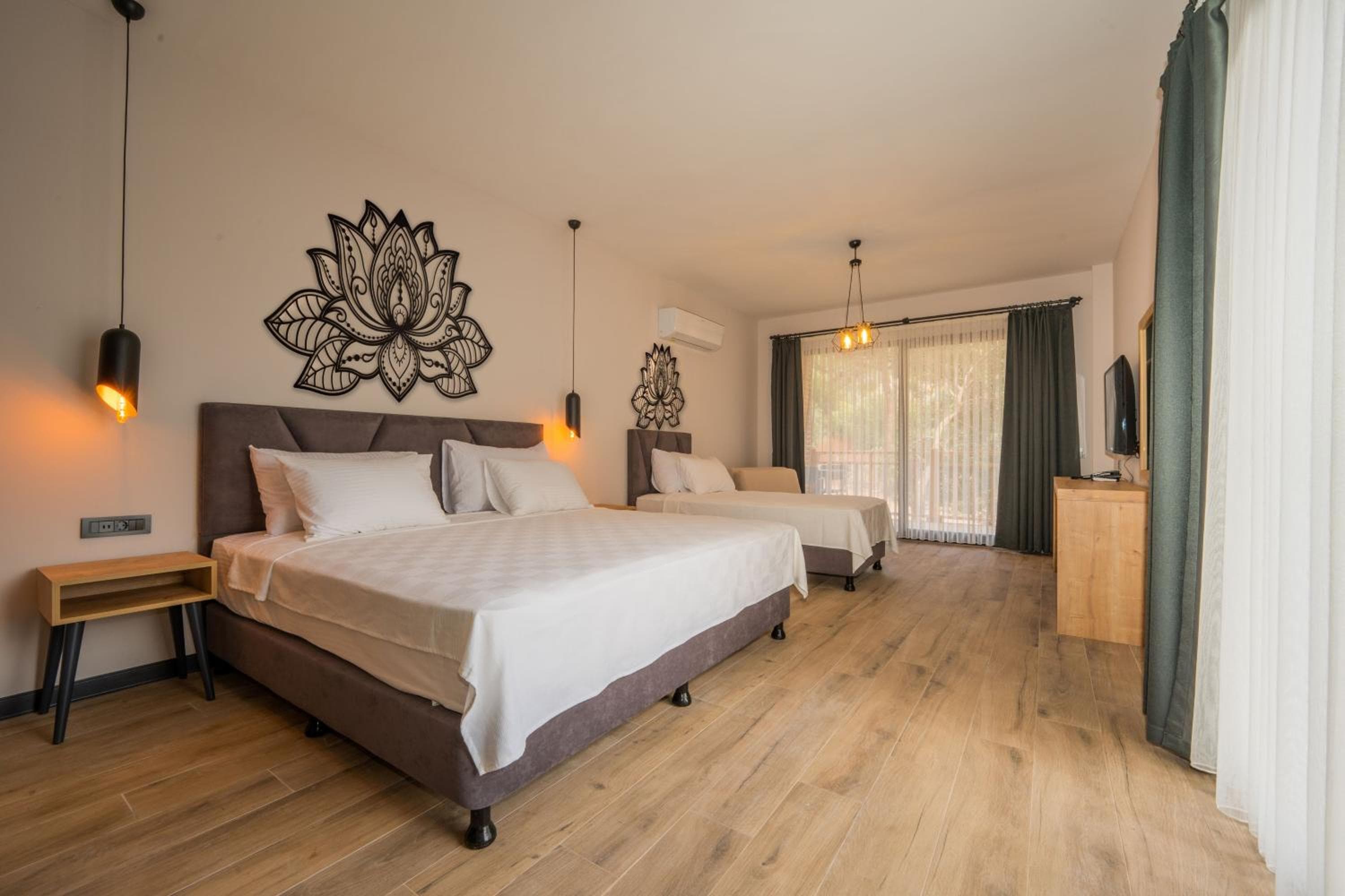 Sea Valley Lodge