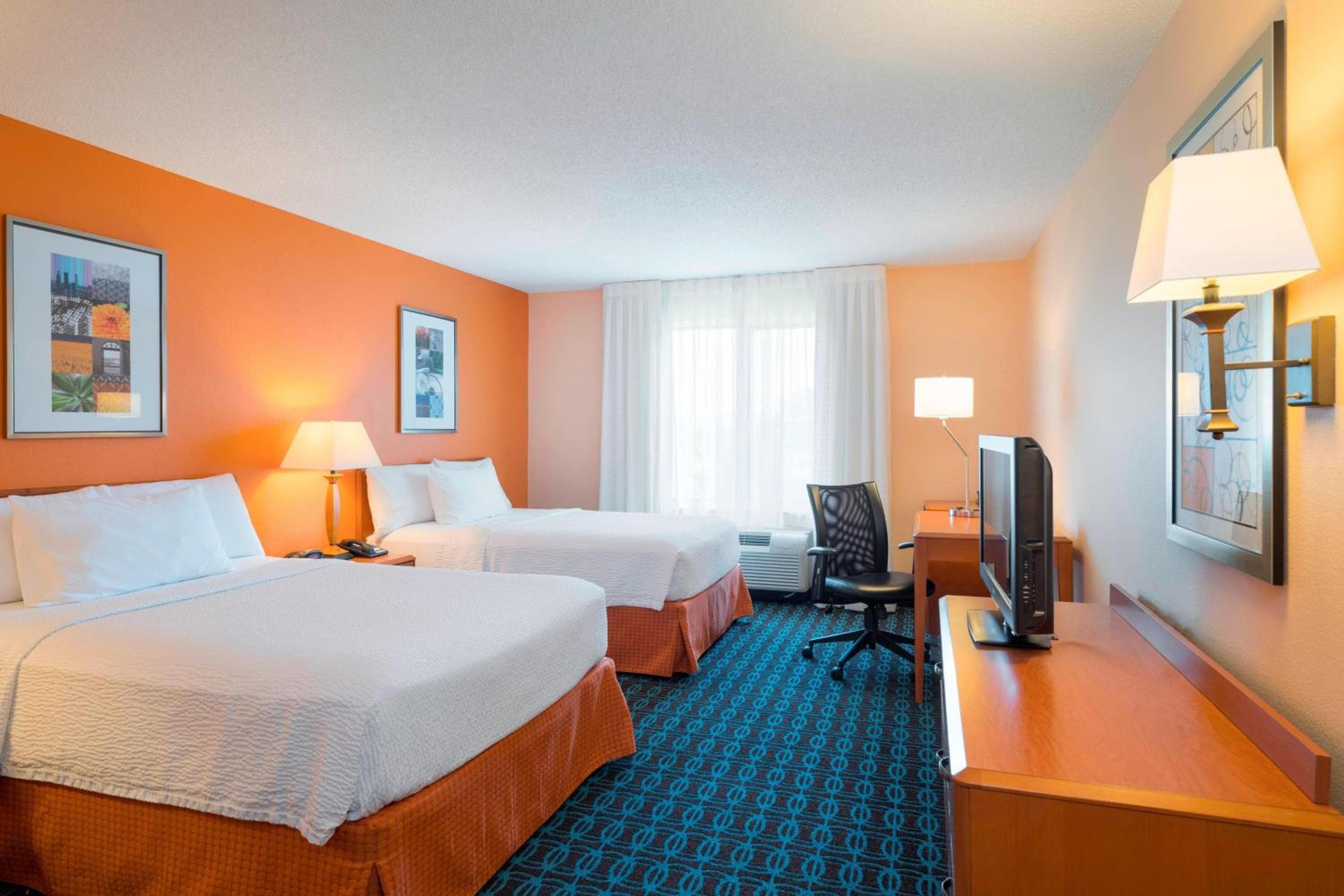 Fairfield Inn & Suites by Marriott State College