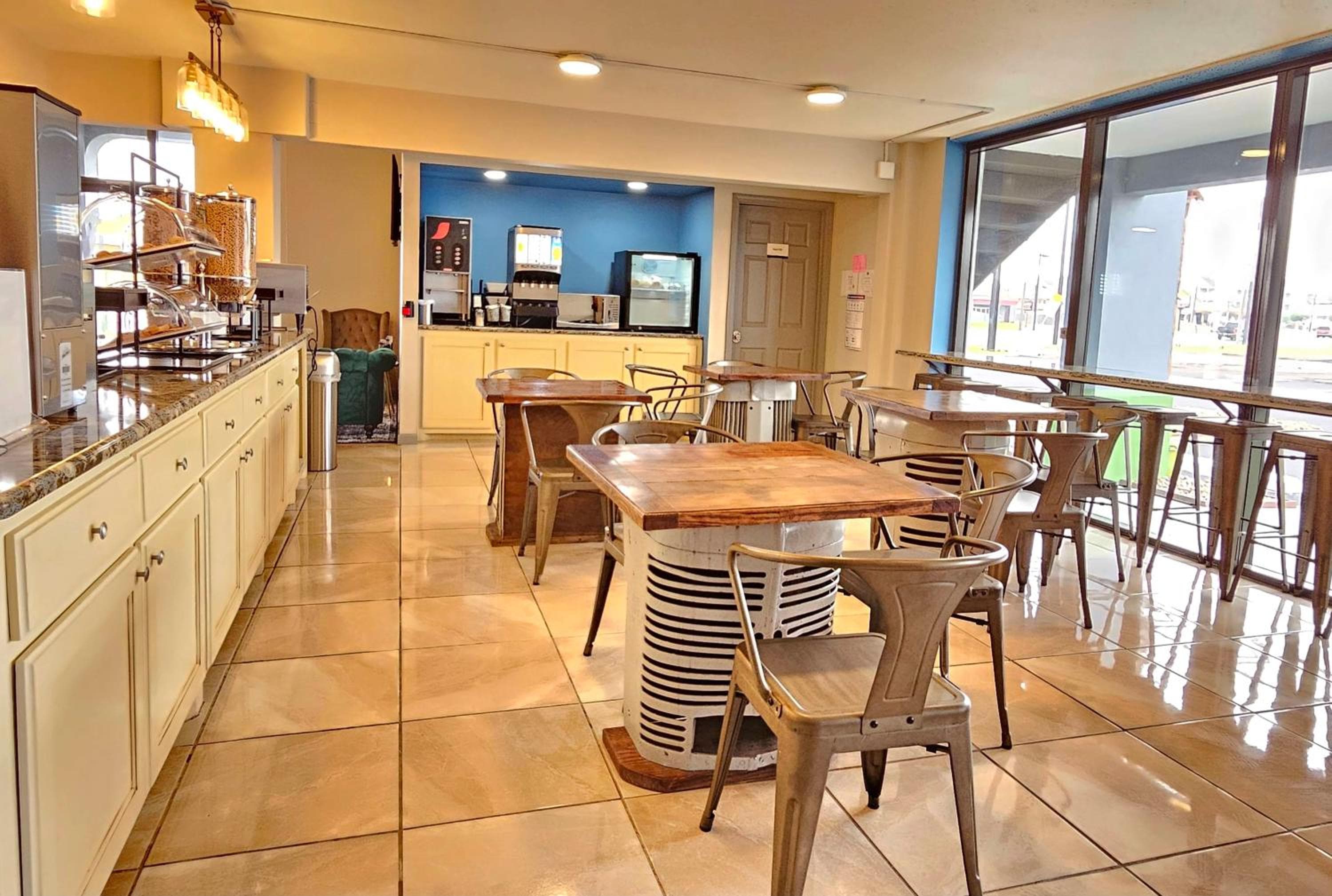 Days Inn by Wyndham Victoria TX East