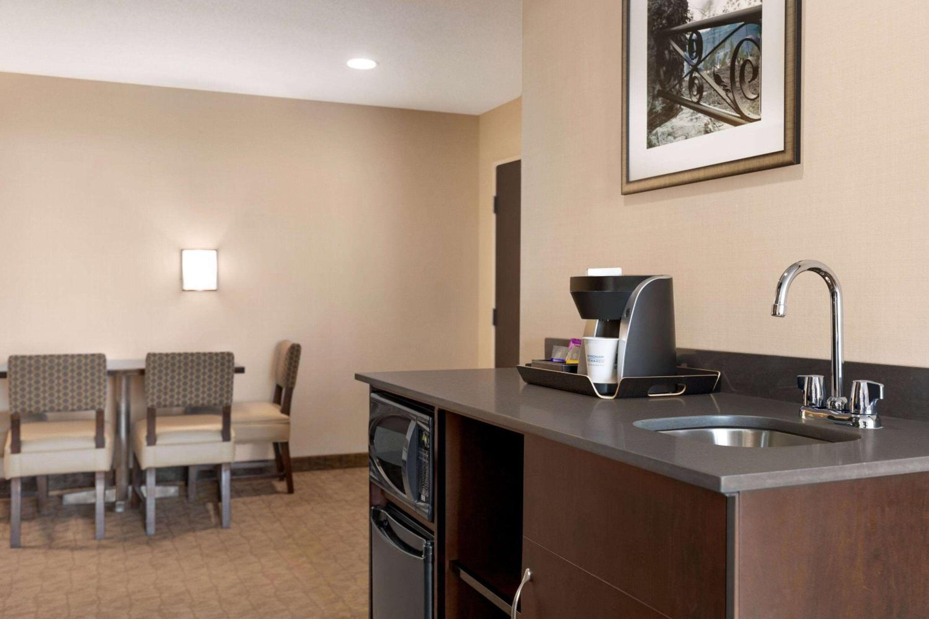 Wyndham Garden Niagara Falls Fallsview