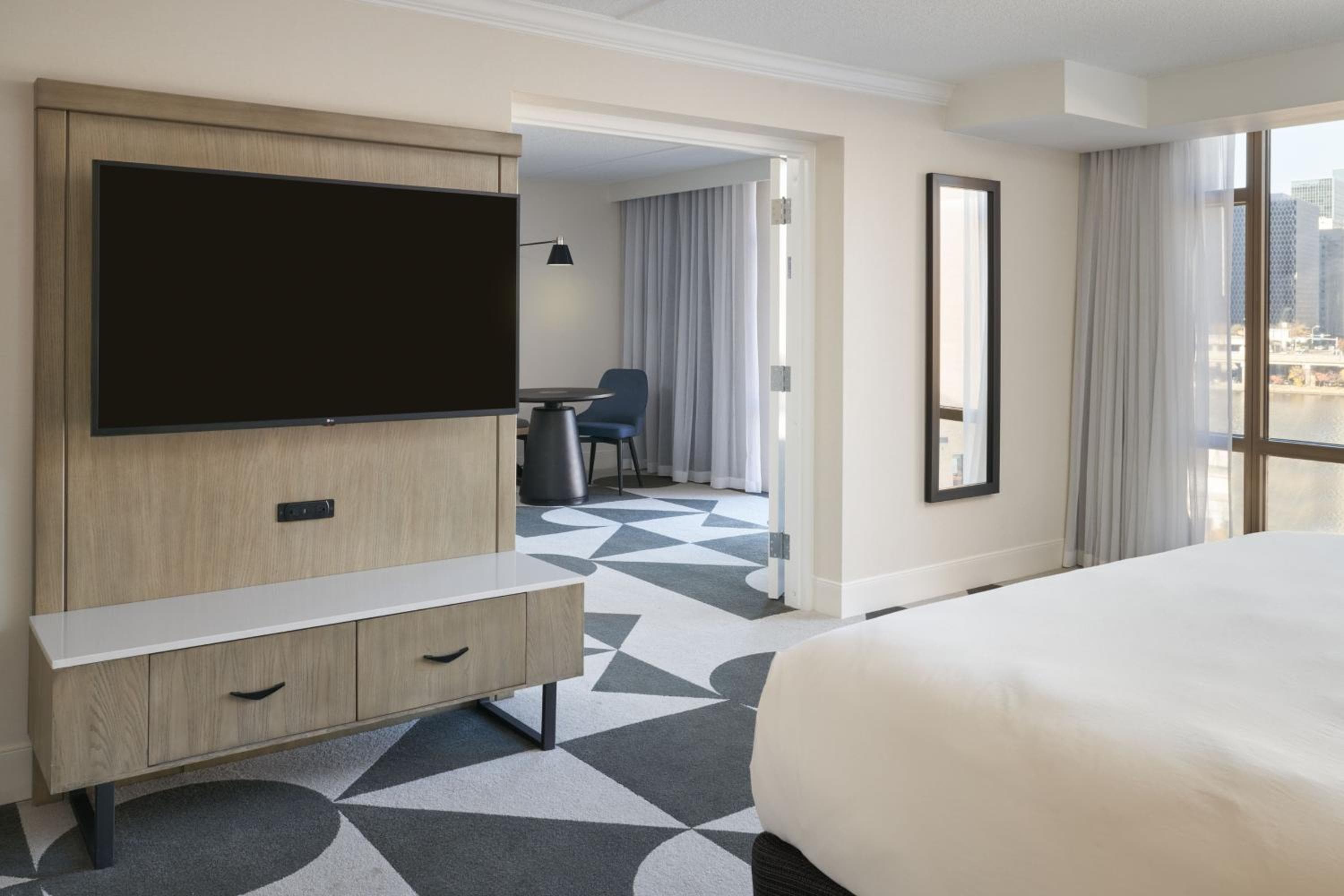 Sheraton Pittsburgh Hotel at Station Square