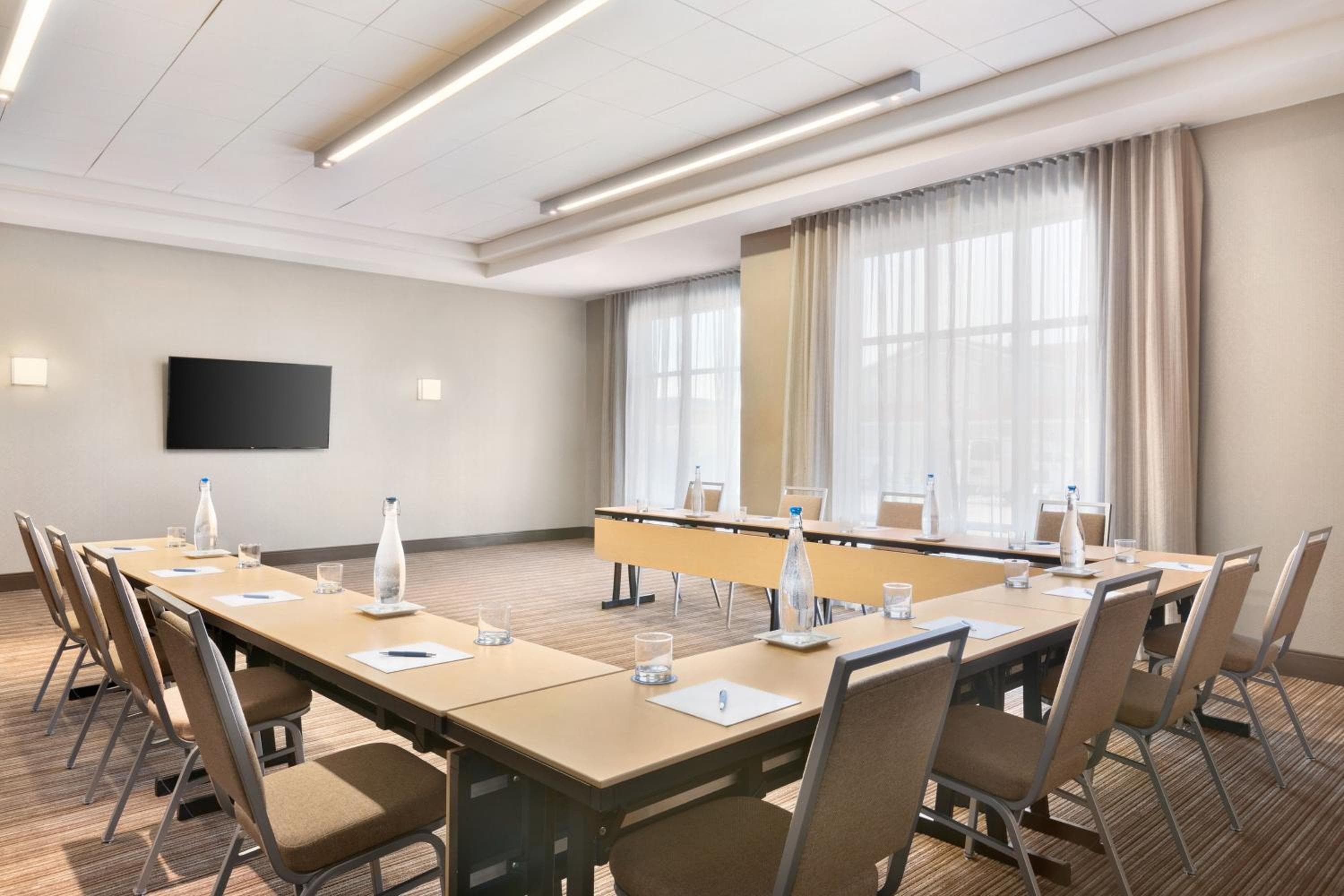 Four Points by Sheraton Fargo Medical Center