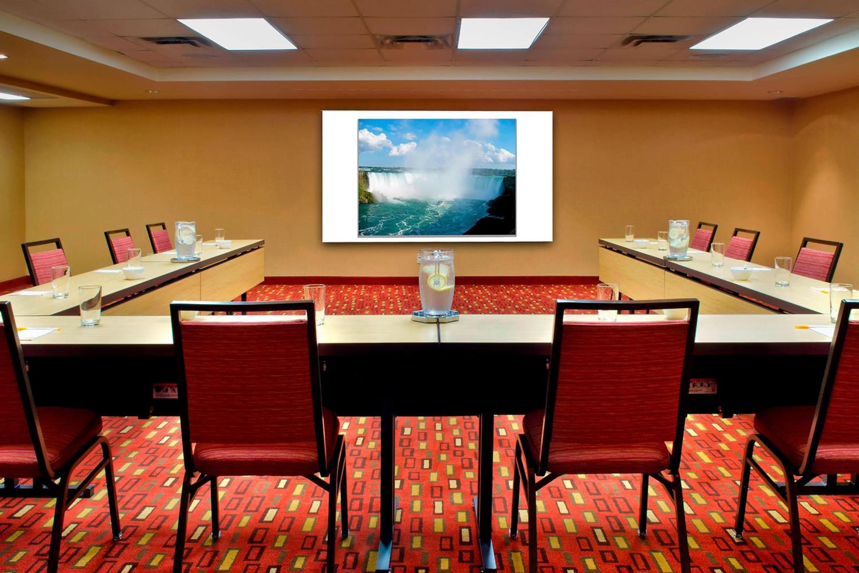 Courtyard by Marriott Niagara Falls