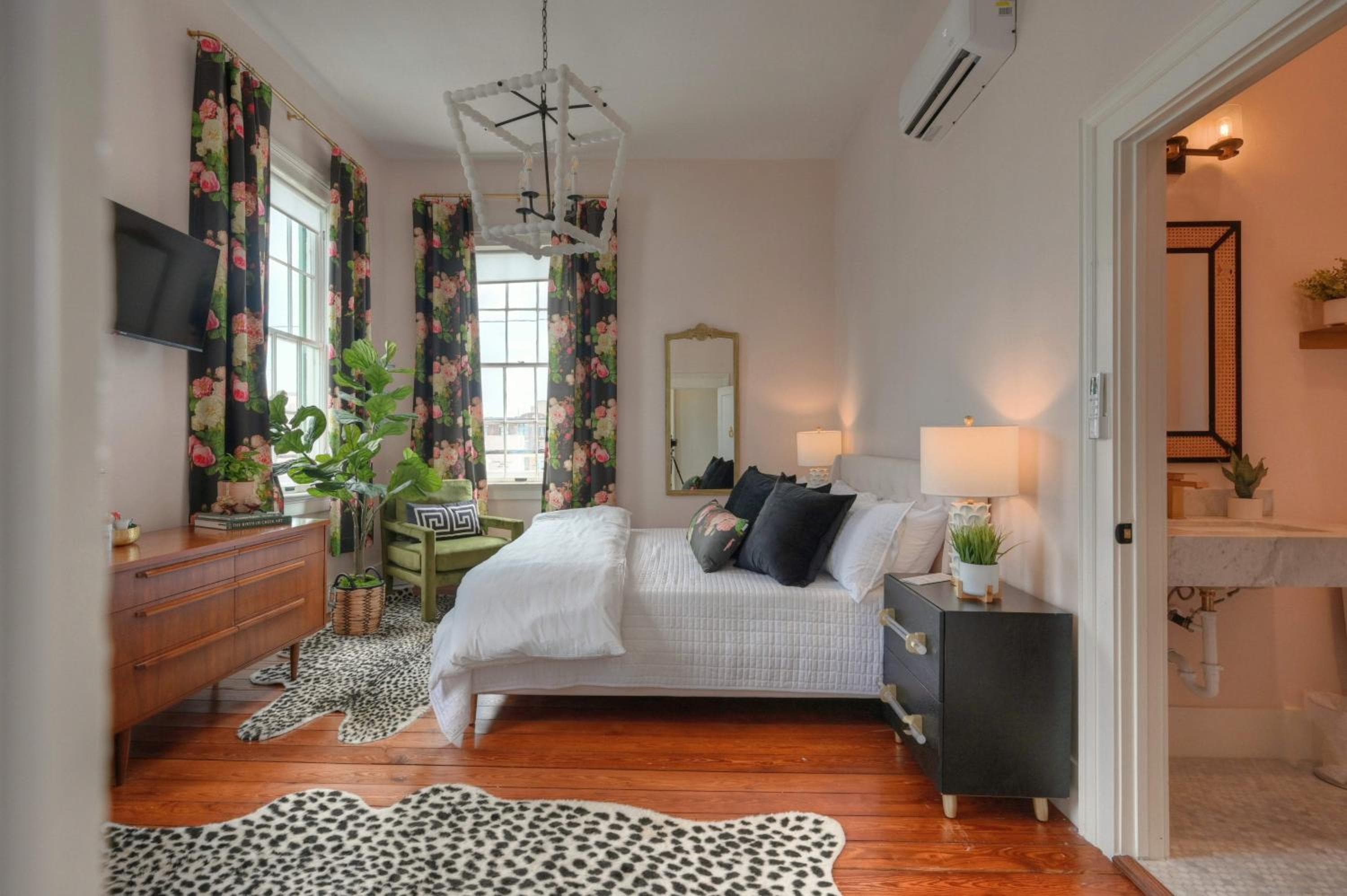 Sugars Inn Room 6 Family Friendly Boutique Stay Downtown