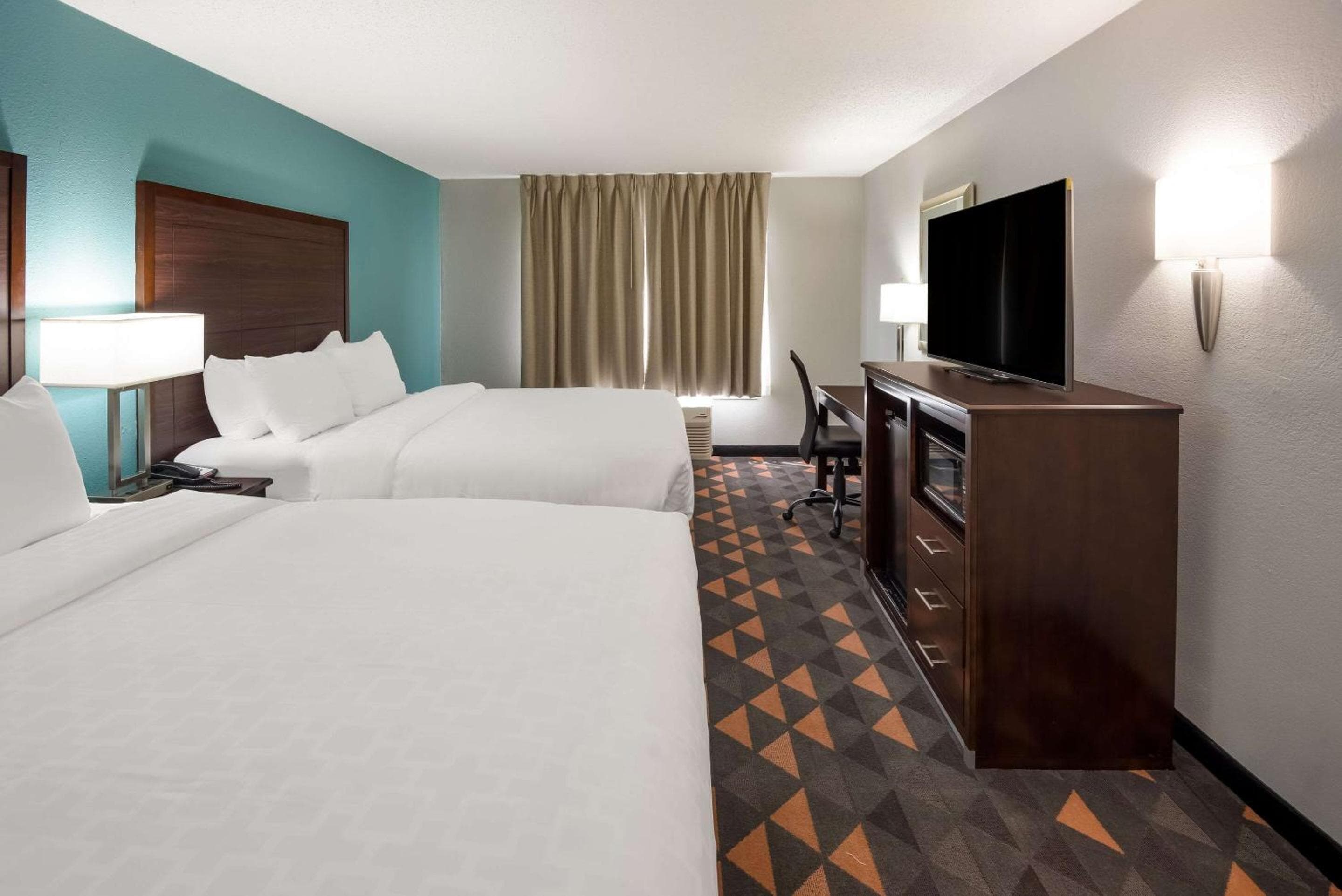 Clarion Pointe Indianapolis Northeast