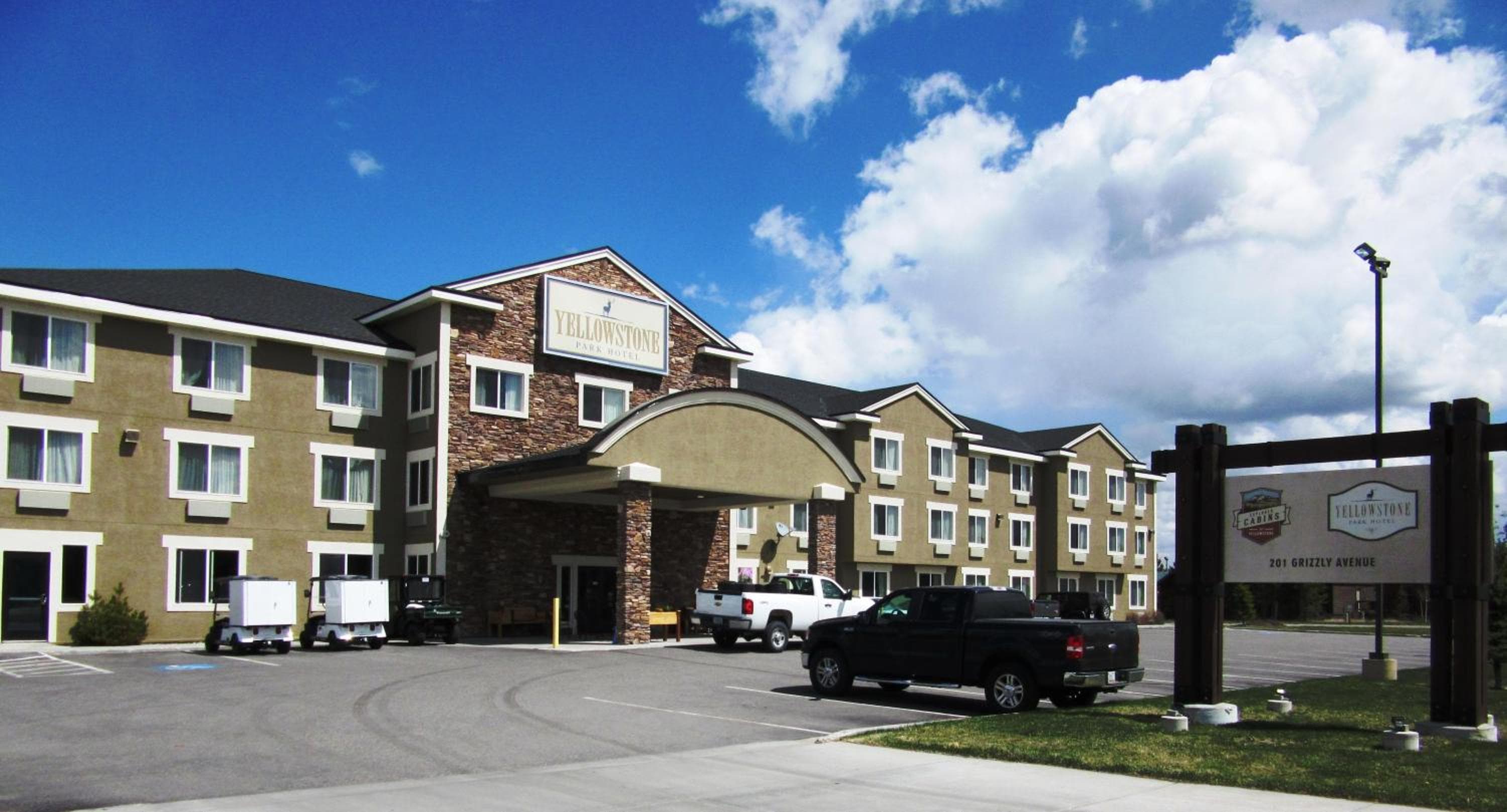 Yellowstone Park Hotel